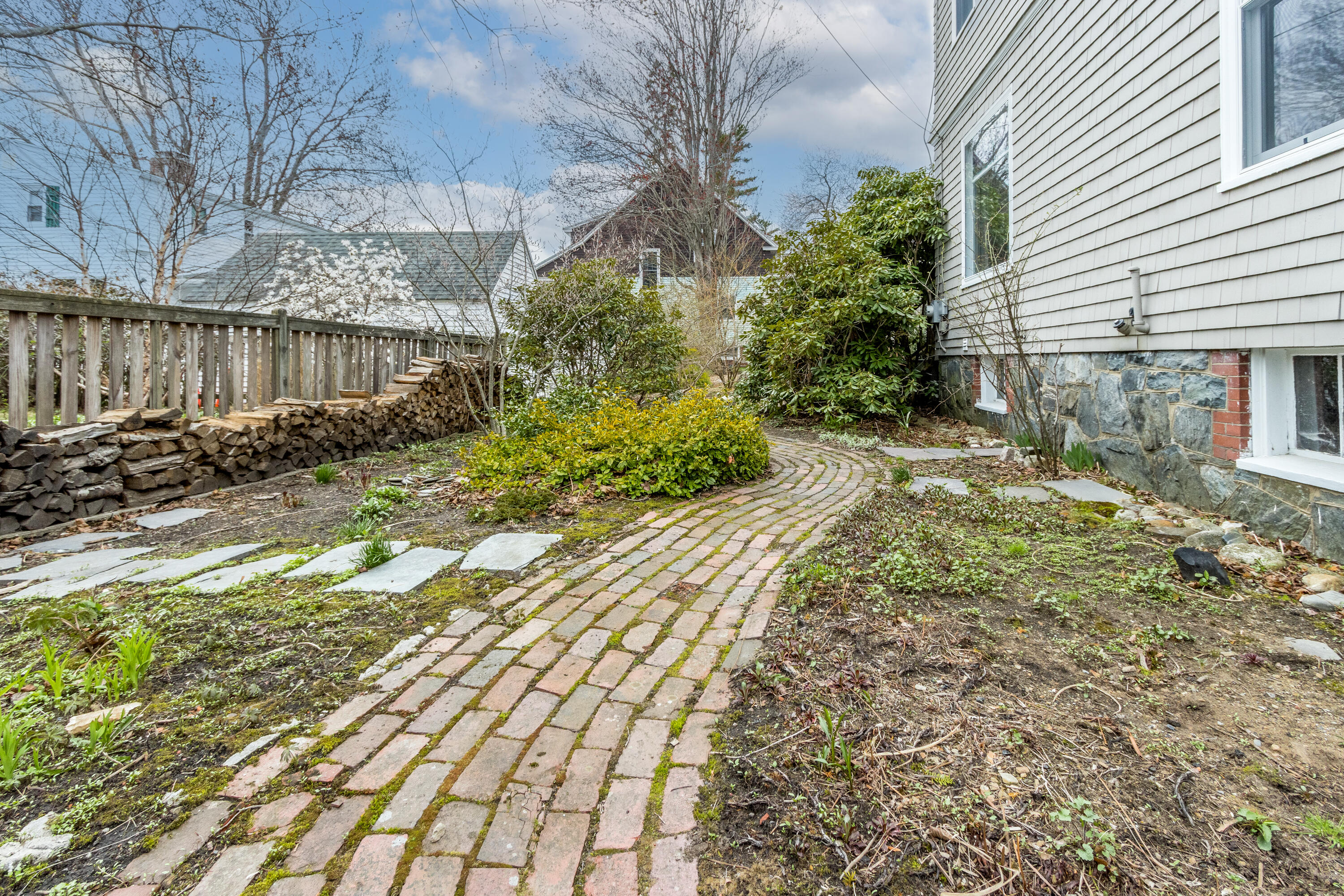 41 Warren Avenue