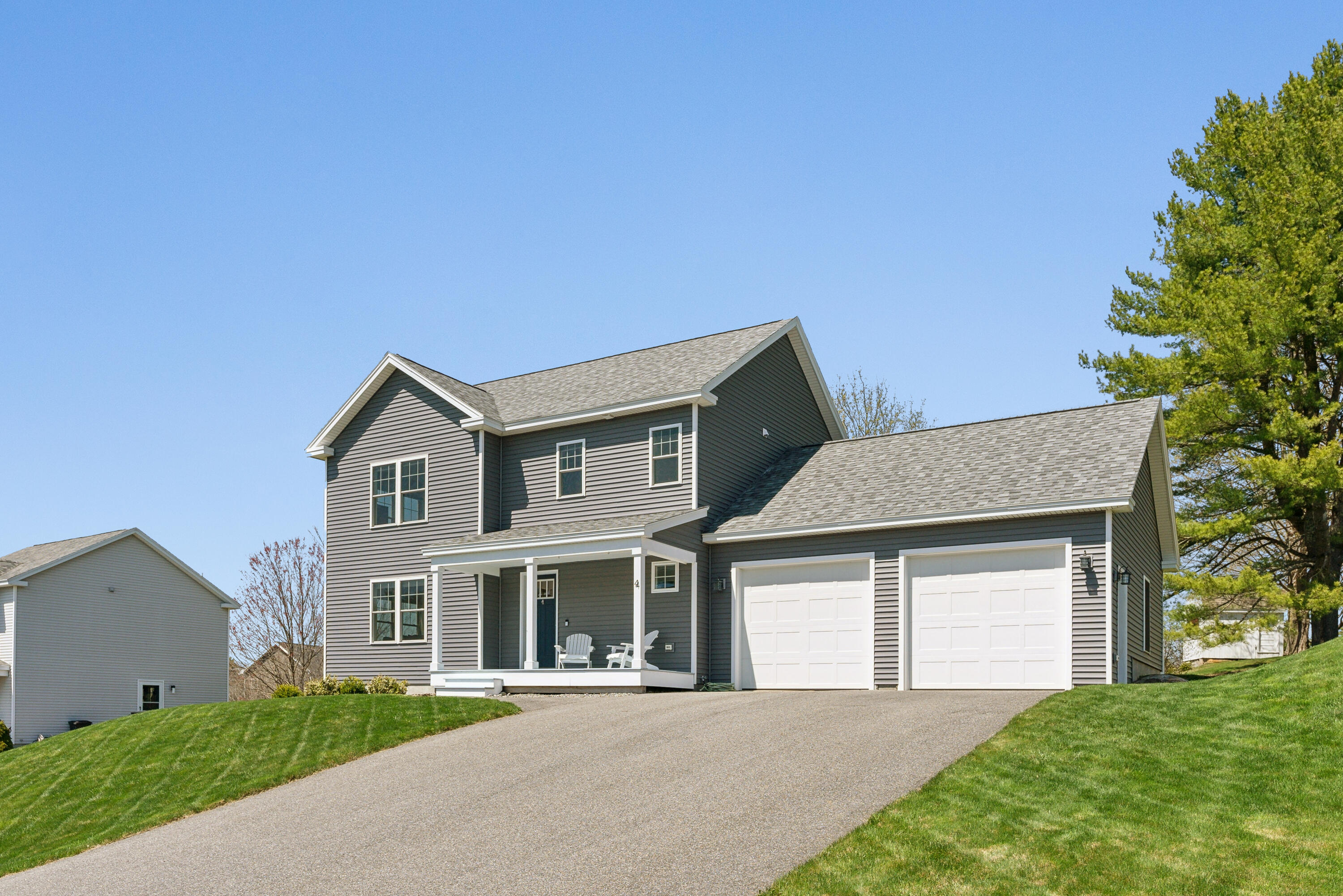 26 Stillwater Drive, 4