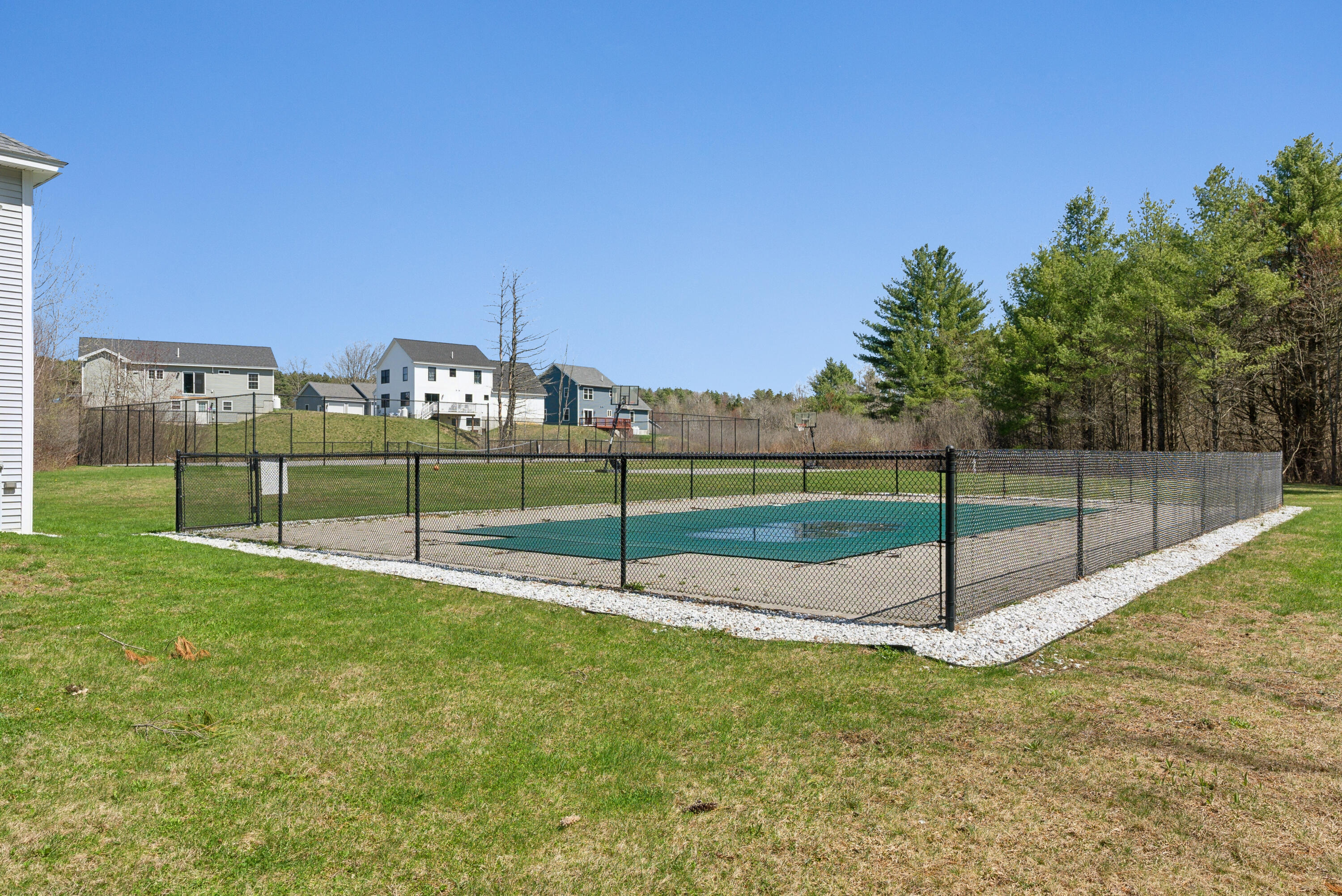 26 Stillwater Drive, 4