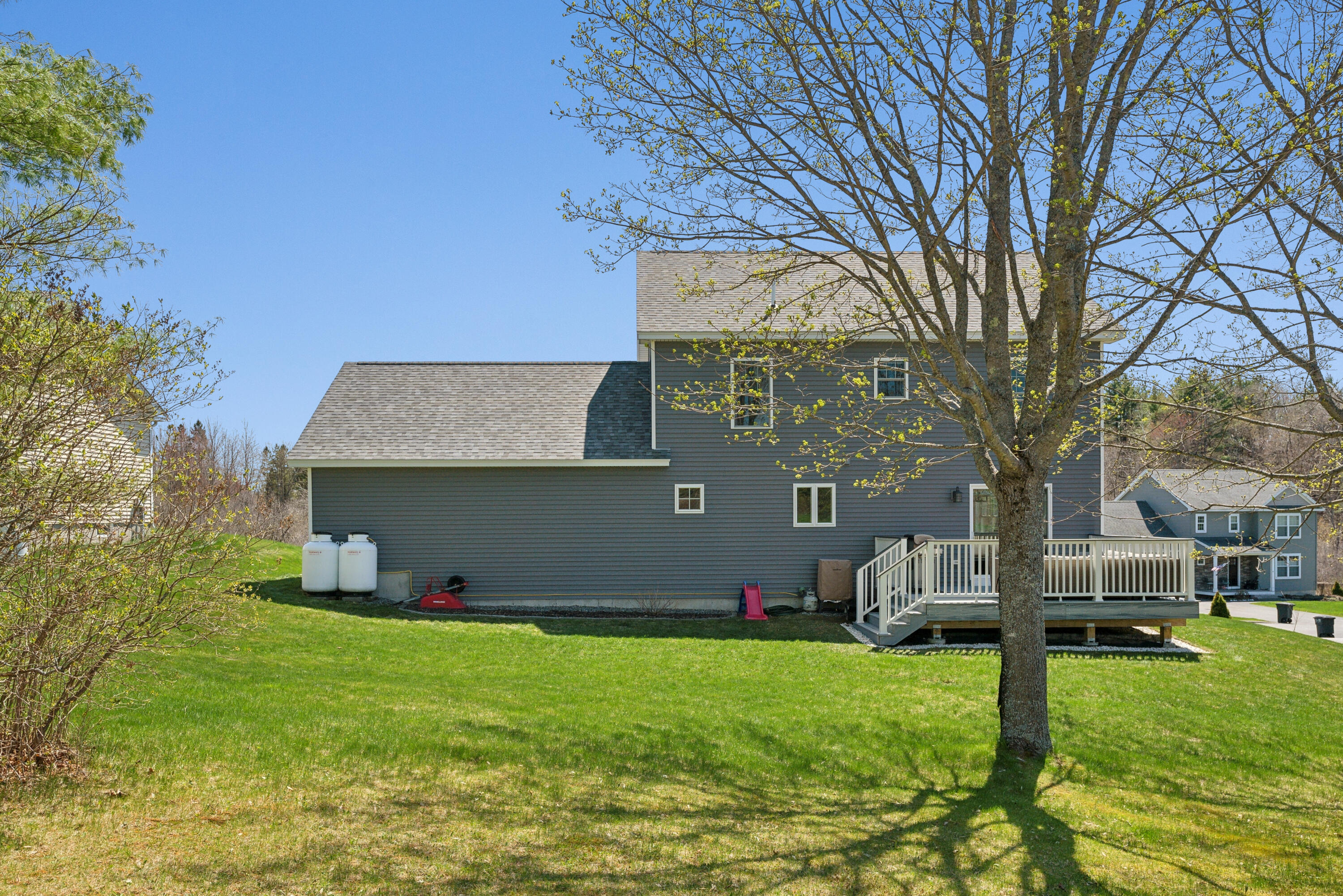 26 Stillwater Drive, 4