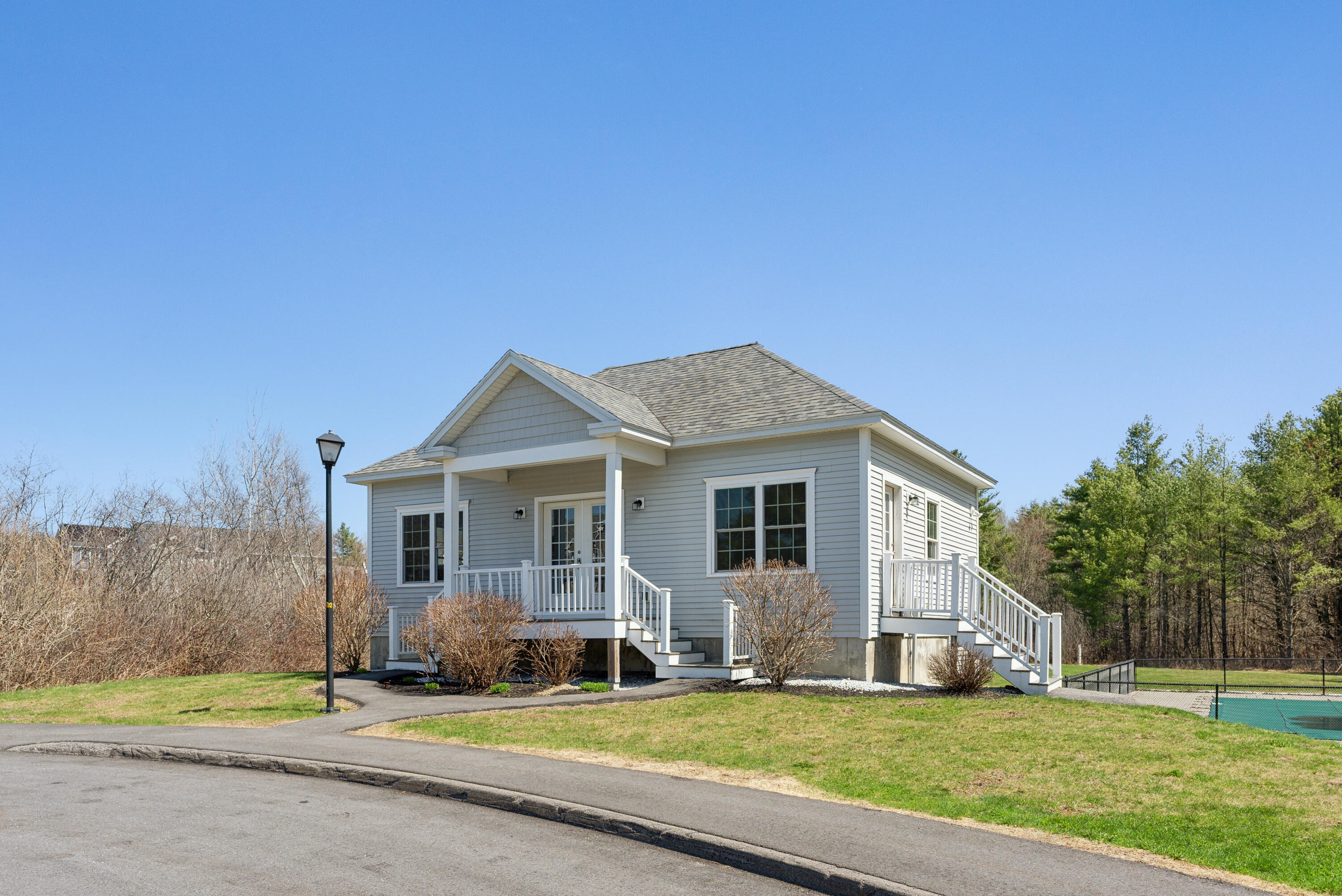26 Stillwater Drive, 4