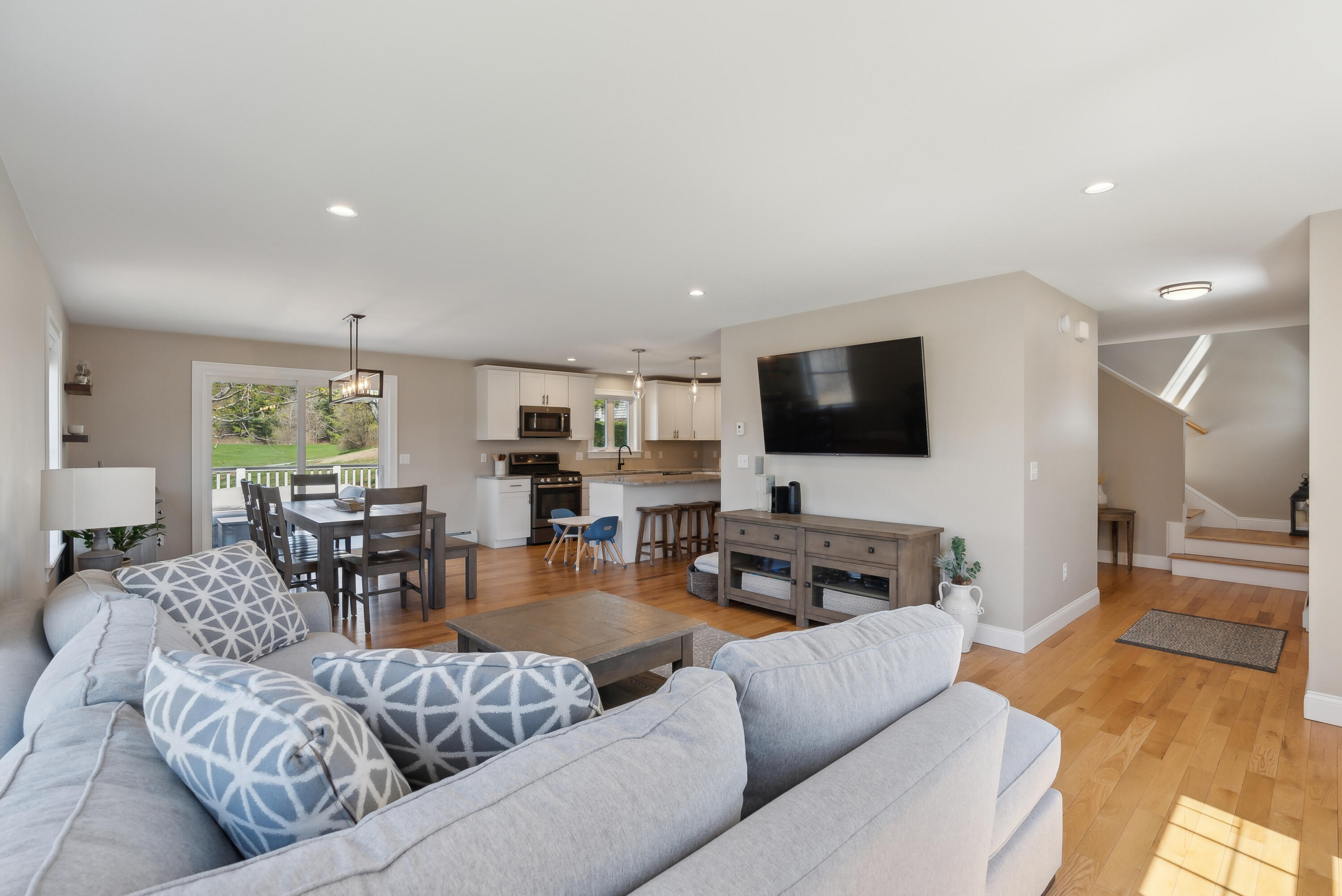 26 Stillwater Drive, 4