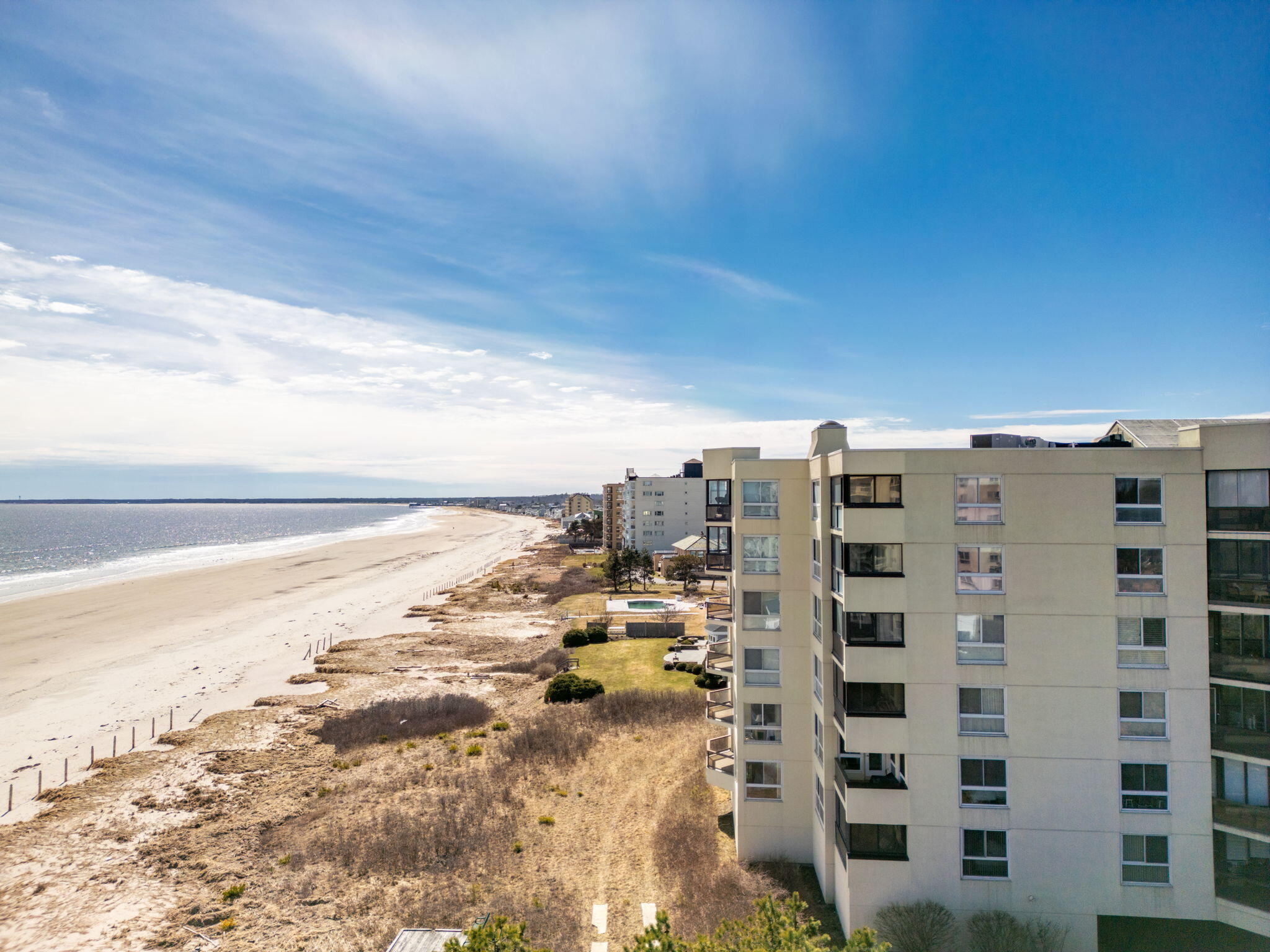 215 E Grand Avenue, 206