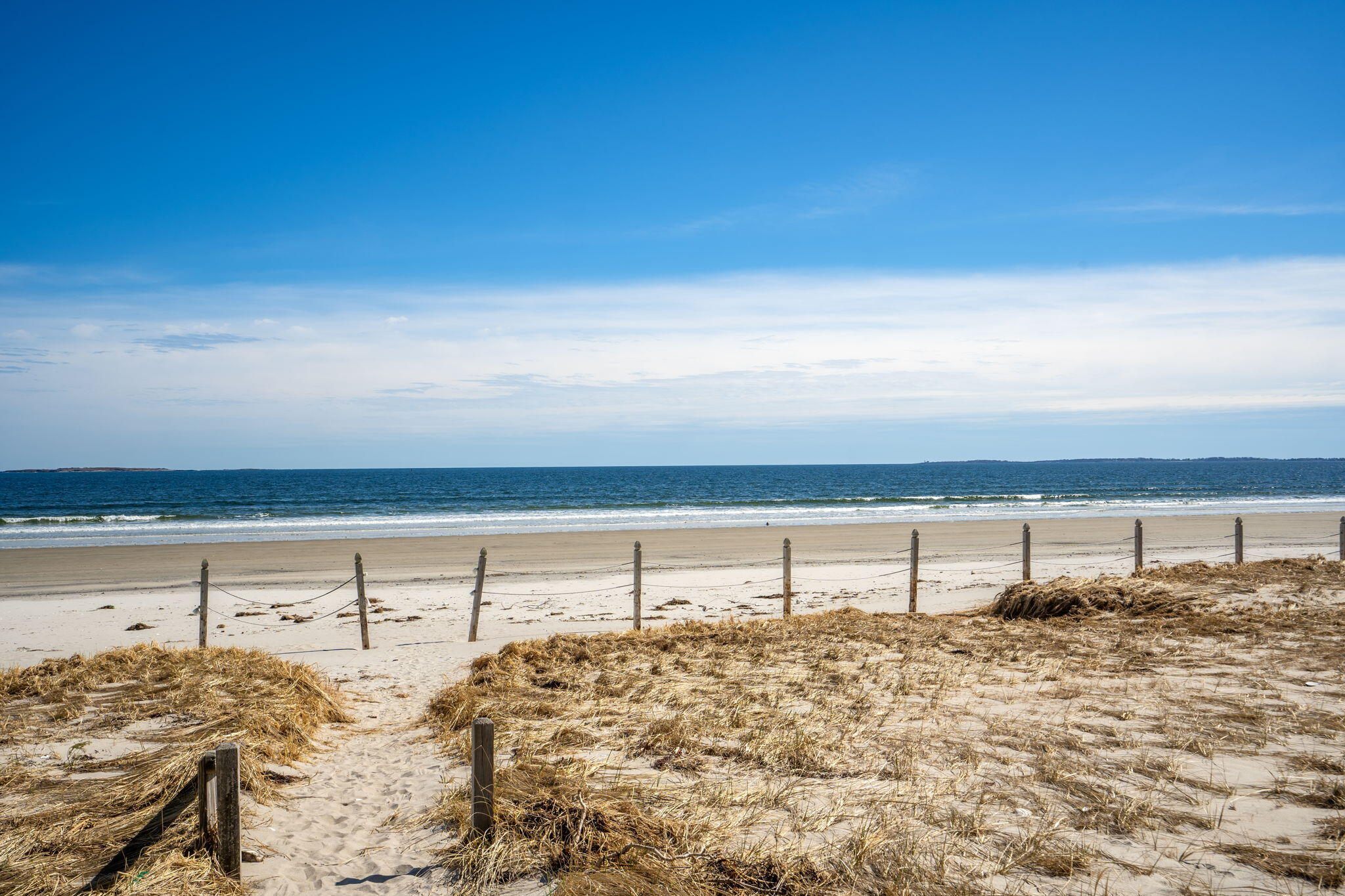 215 E Grand Avenue, 206