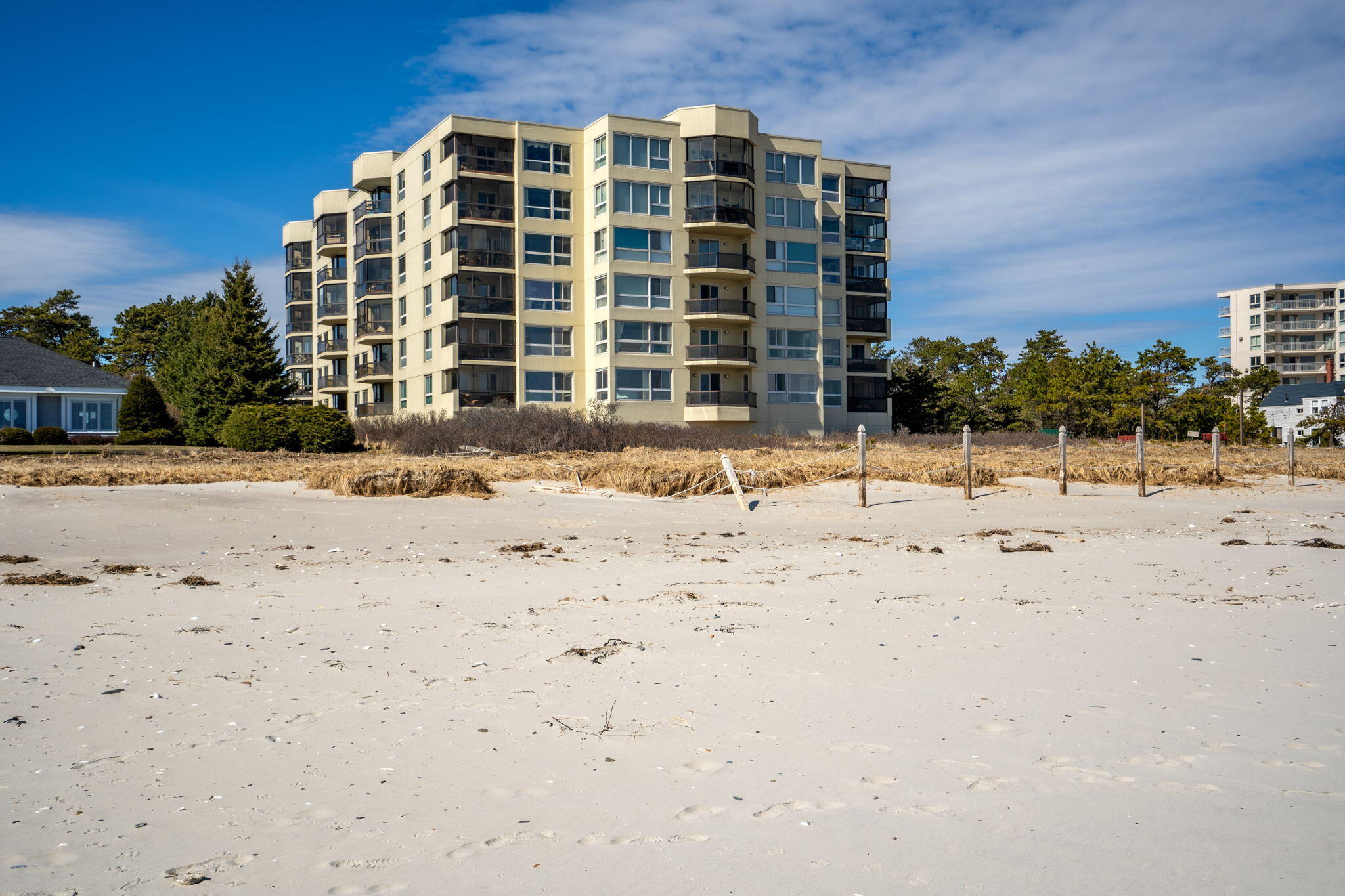 215 E Grand Avenue, 206