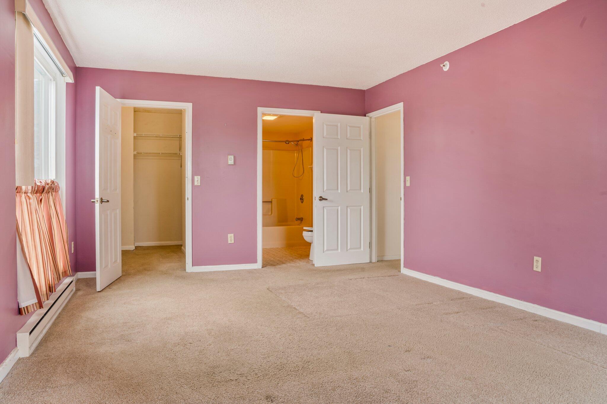 215 E Grand Avenue, 206