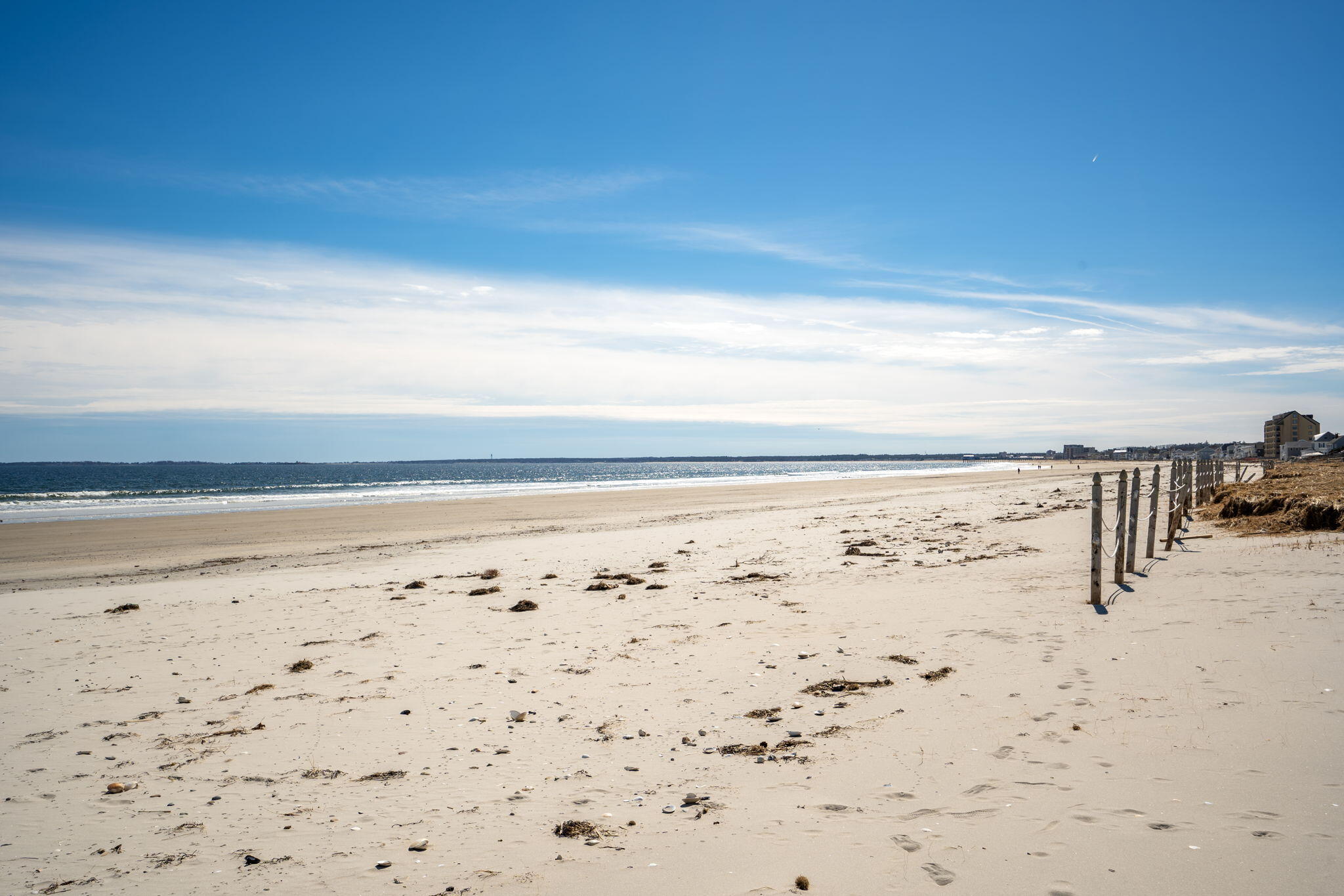 215 E Grand Avenue, 206