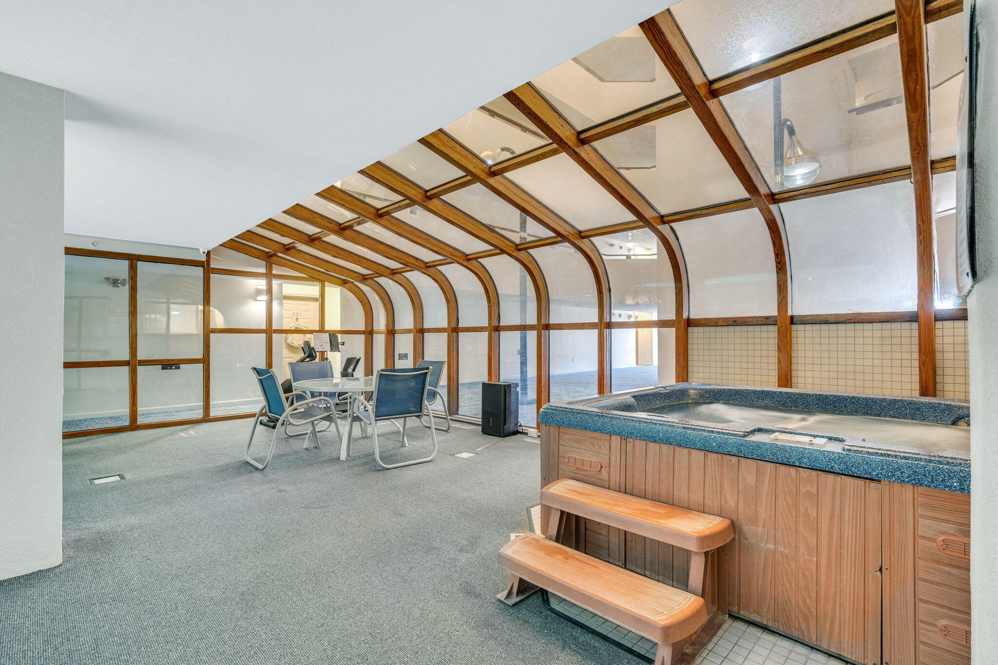 215 E Grand Avenue, 206