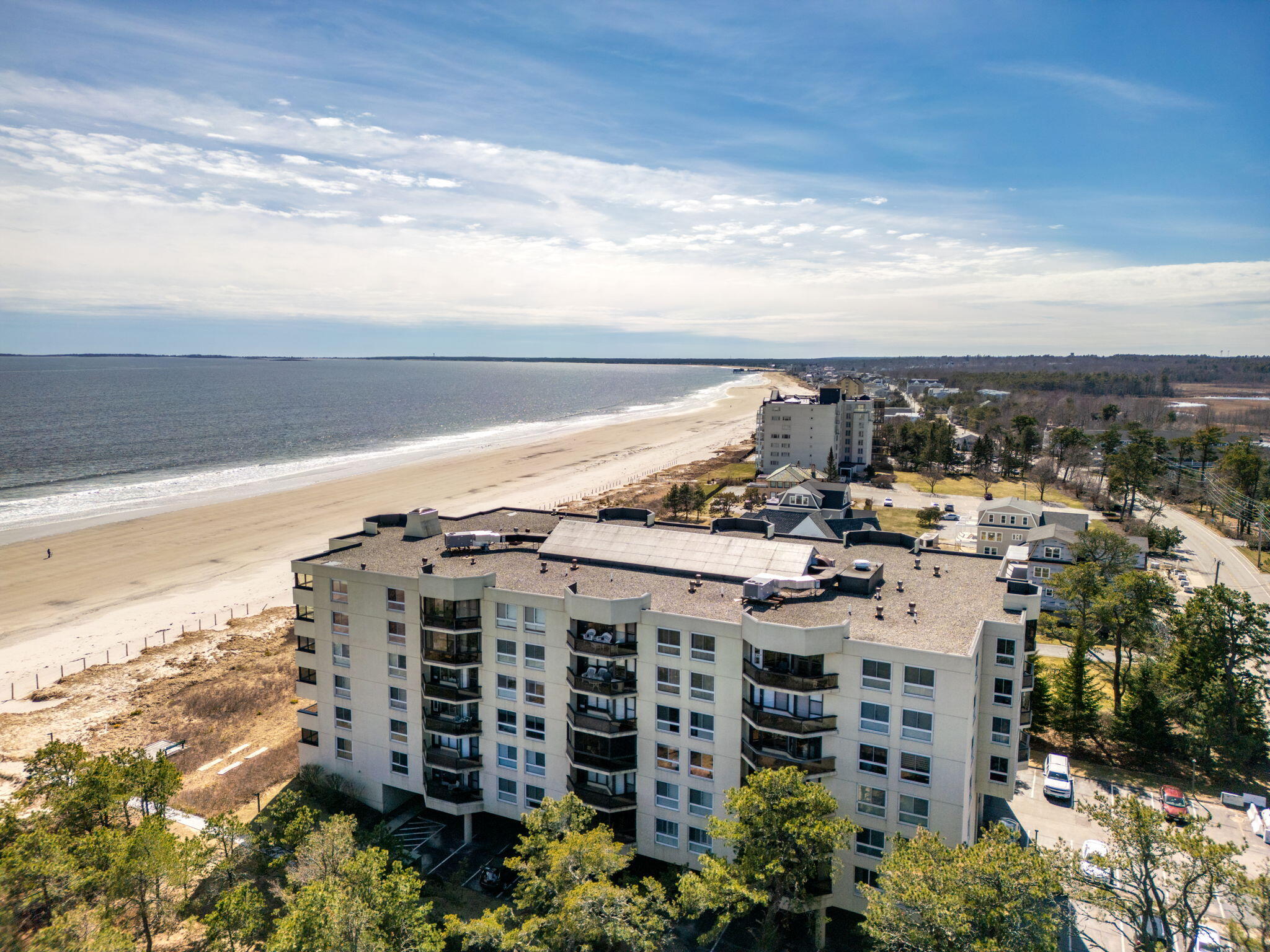 215 E Grand Avenue, 206