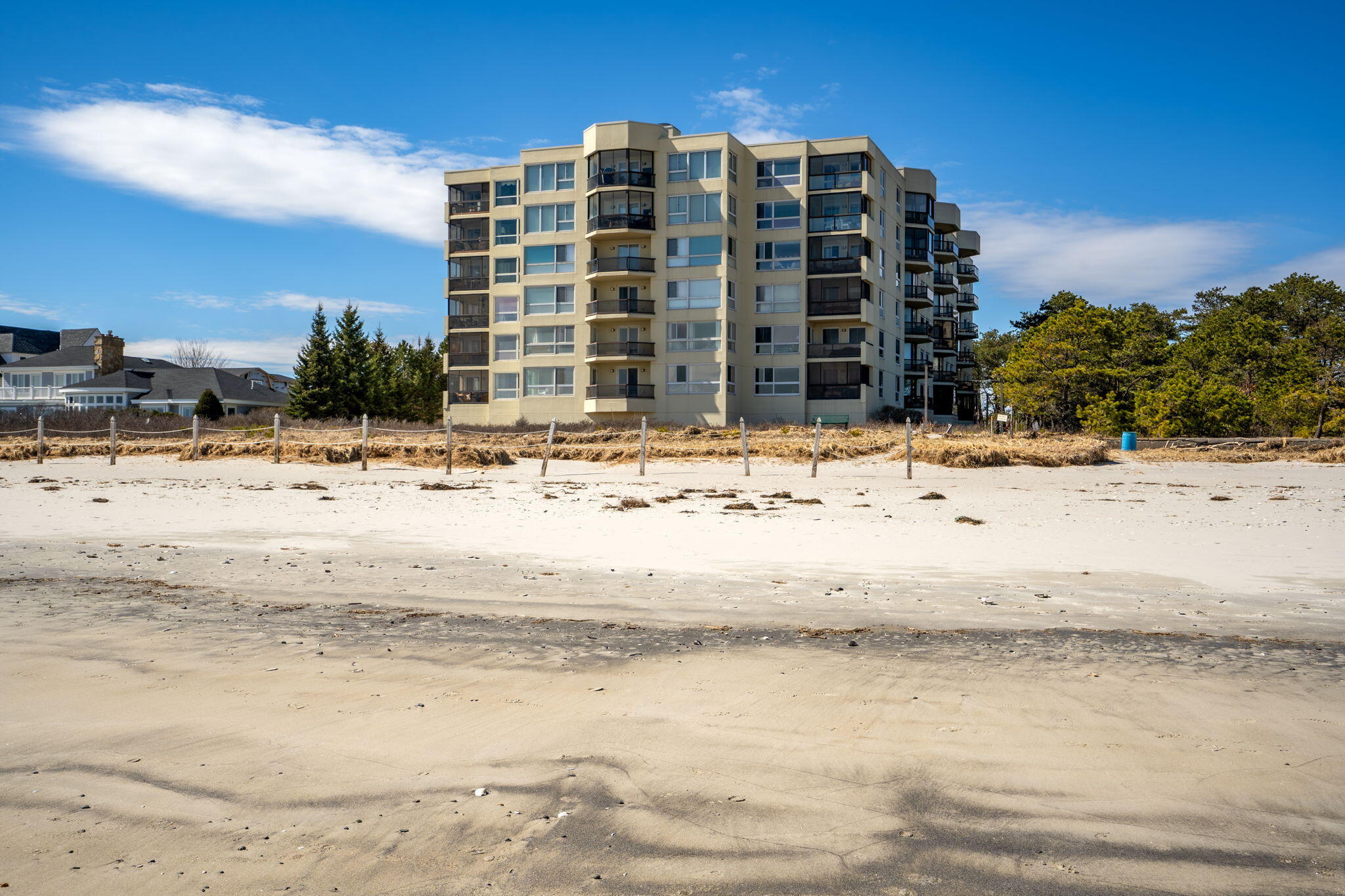 215 E Grand Avenue, 206