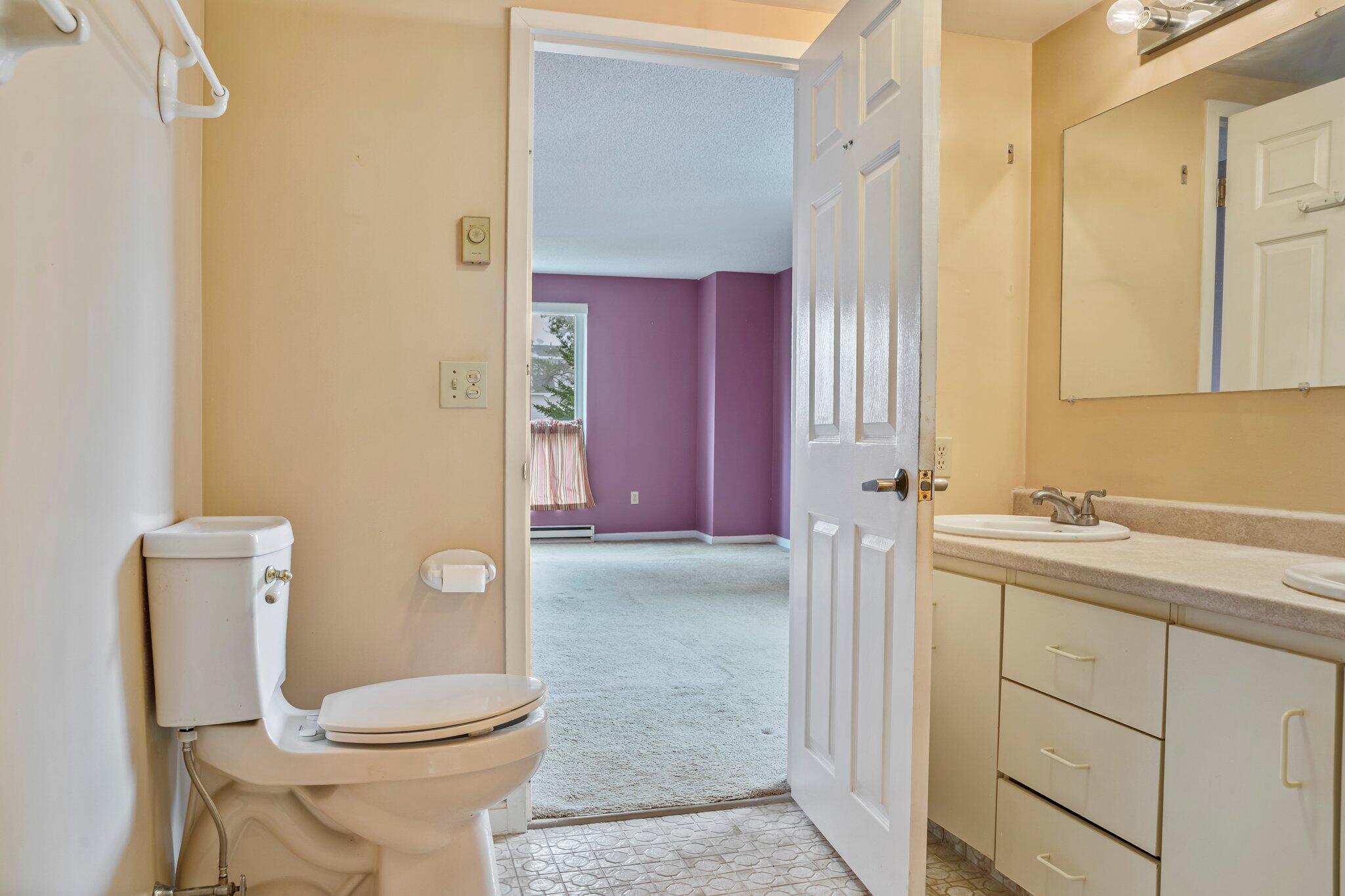 215 E Grand Avenue, 206