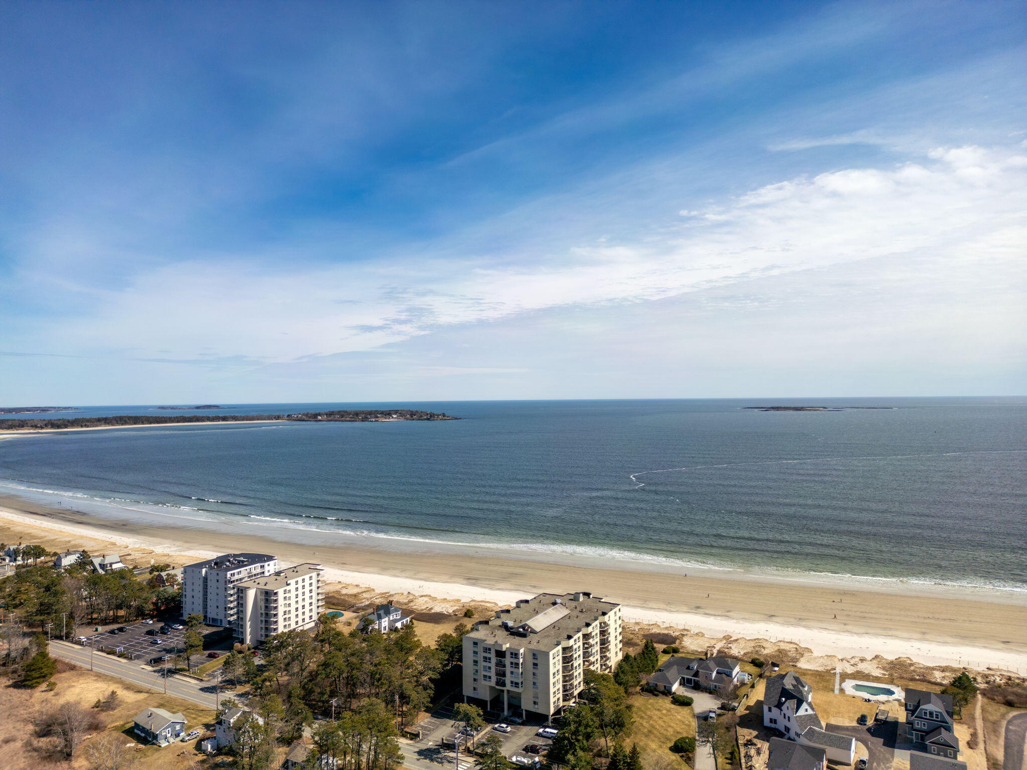 215 E Grand Avenue, 206