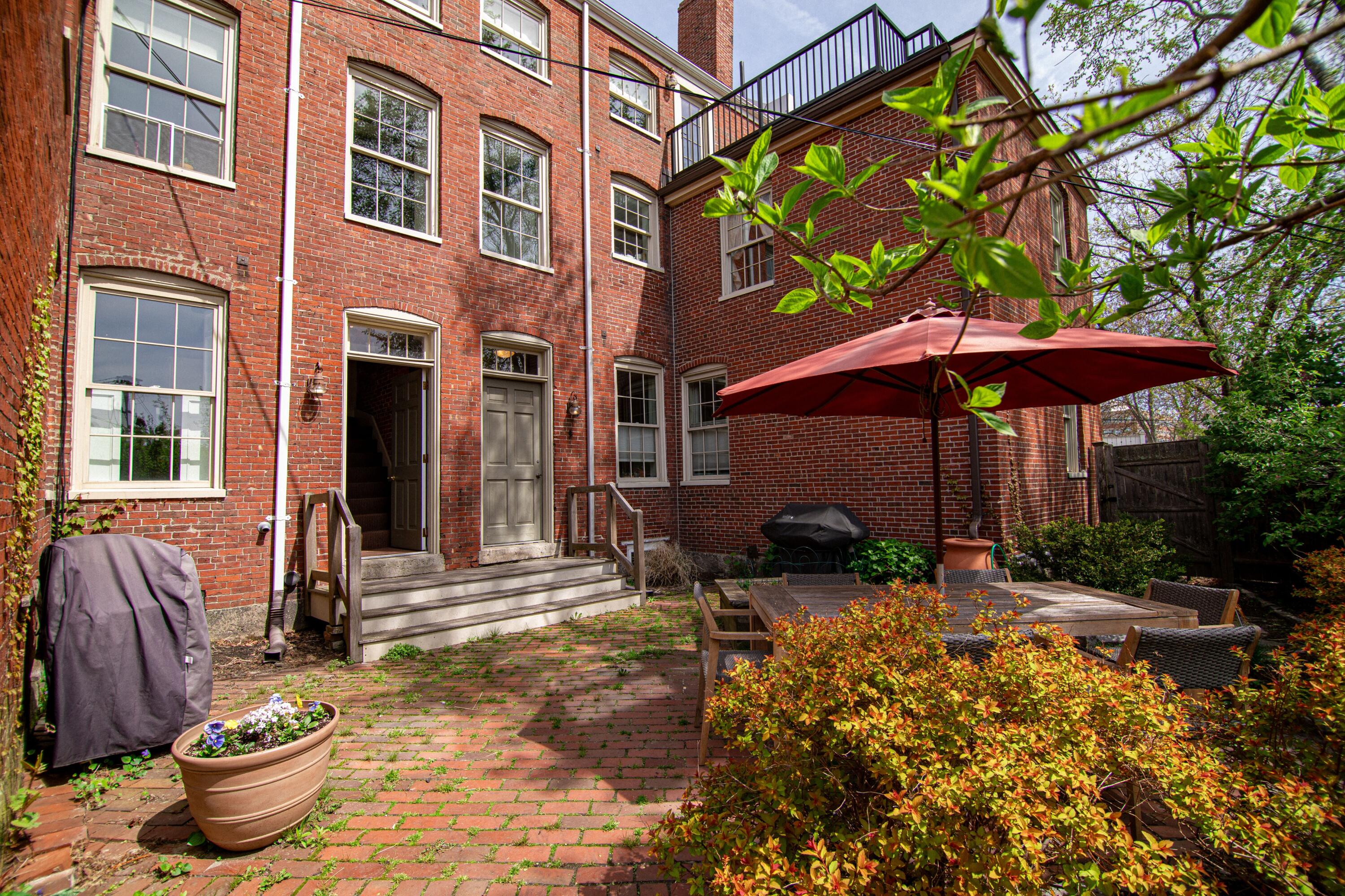32 Pleasant Street, 3