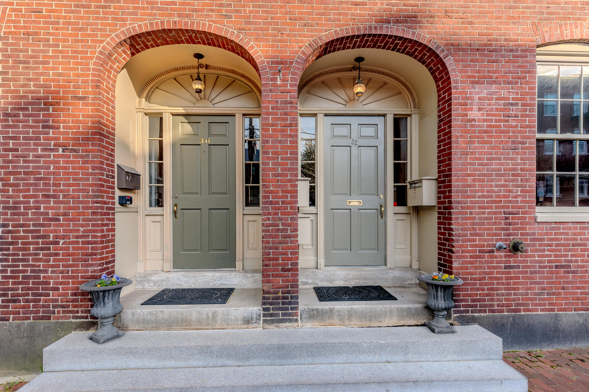 32 Pleasant Street, 3