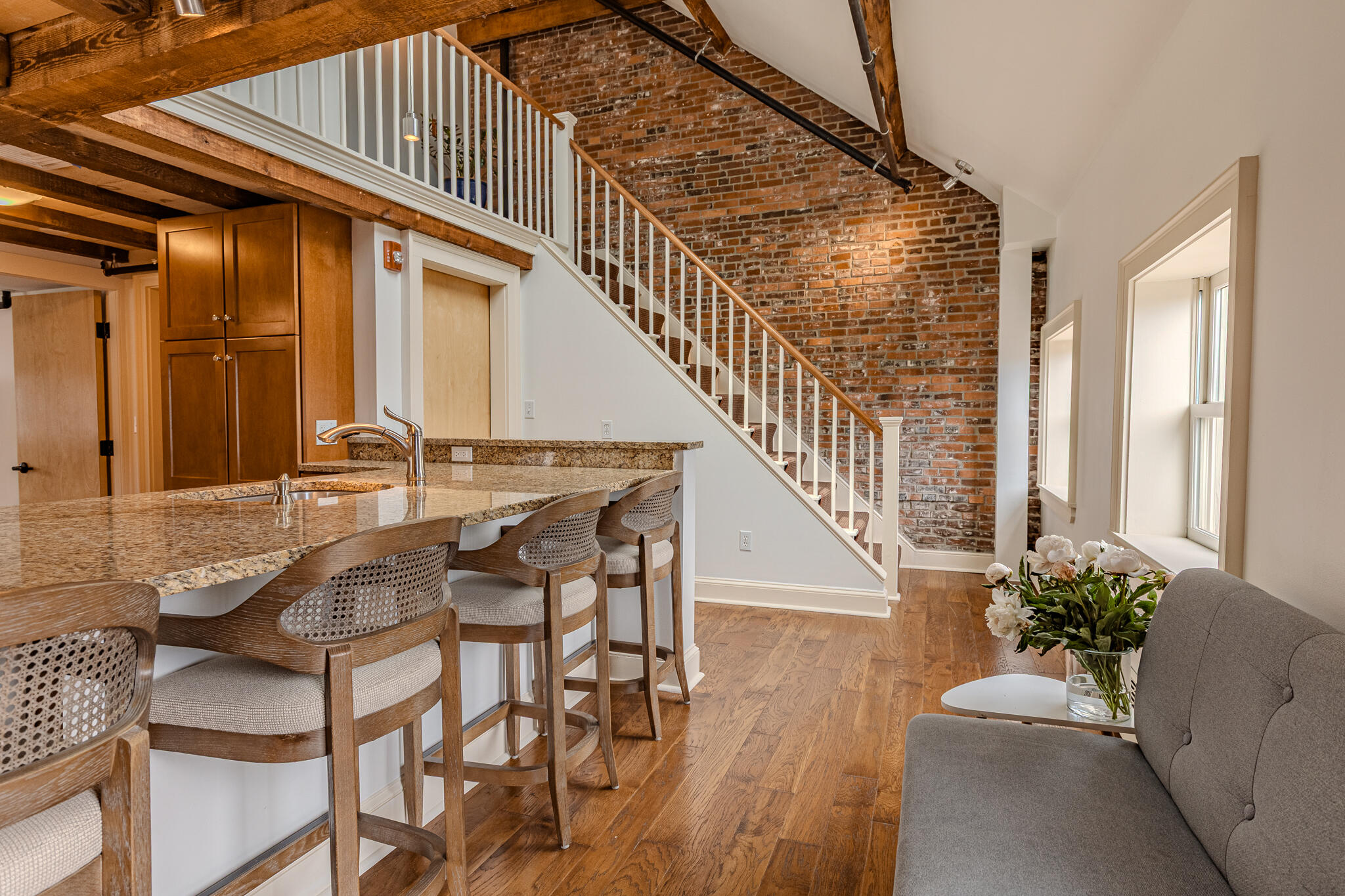 32 Pleasant Street, 3