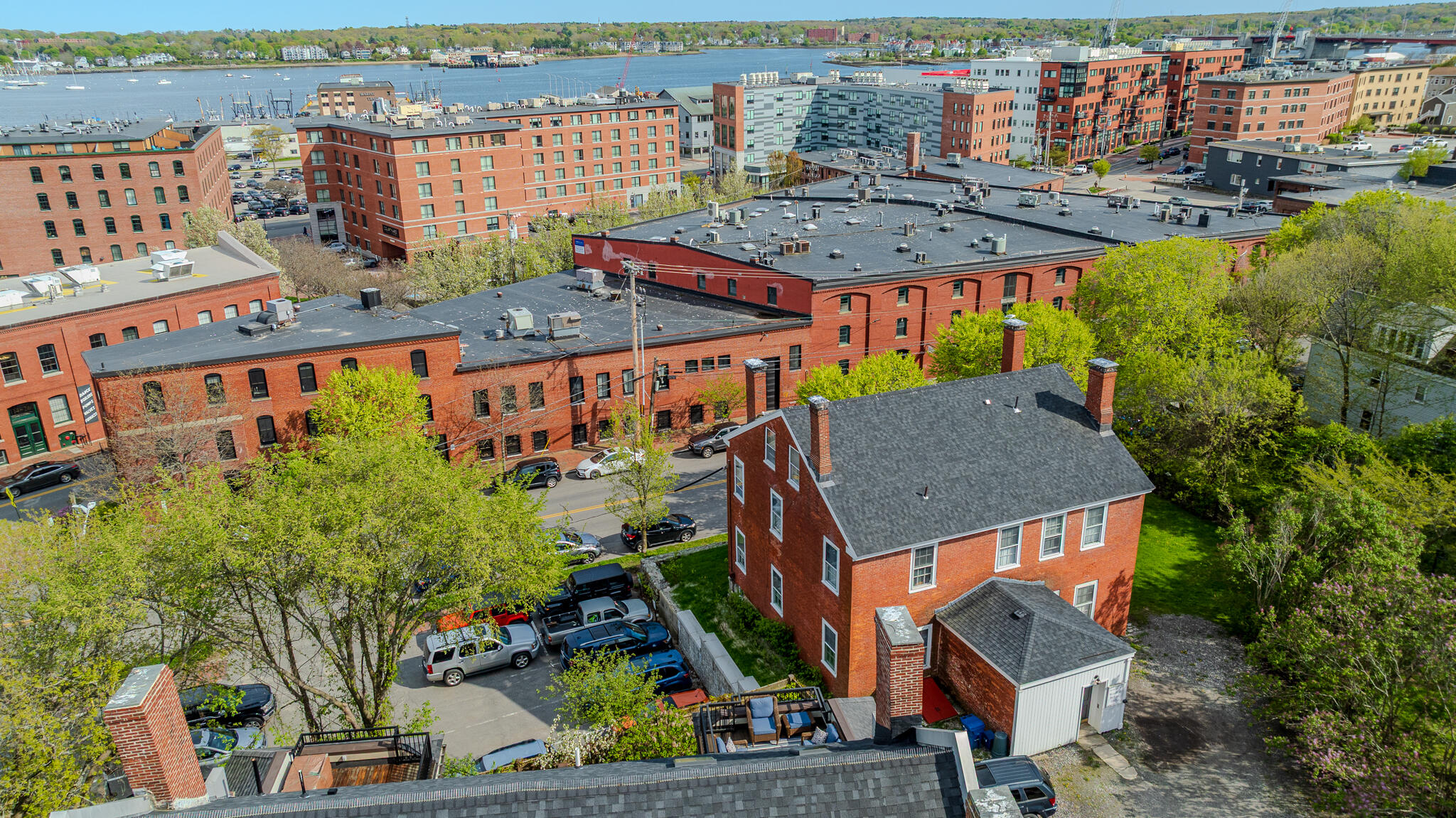 32 Pleasant Street, 3