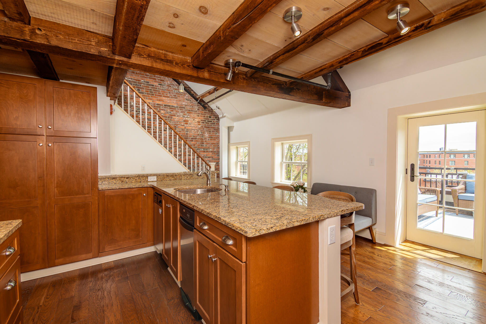 32 Pleasant Street, 3