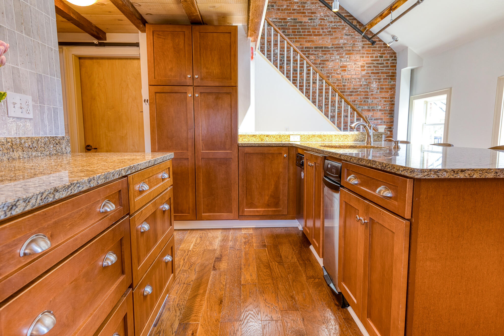 32 Pleasant Street, 3