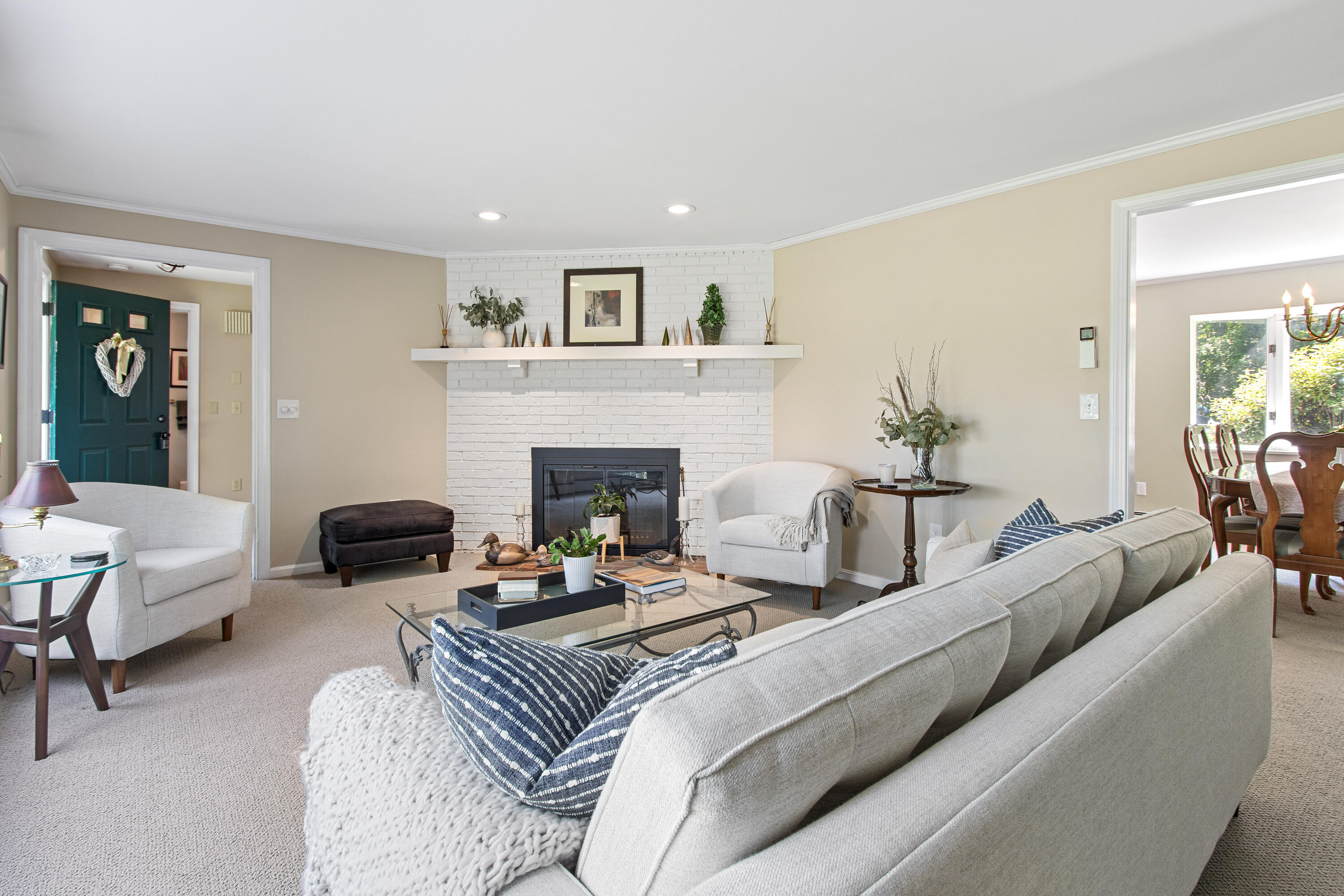 6 Hackmatack Drive