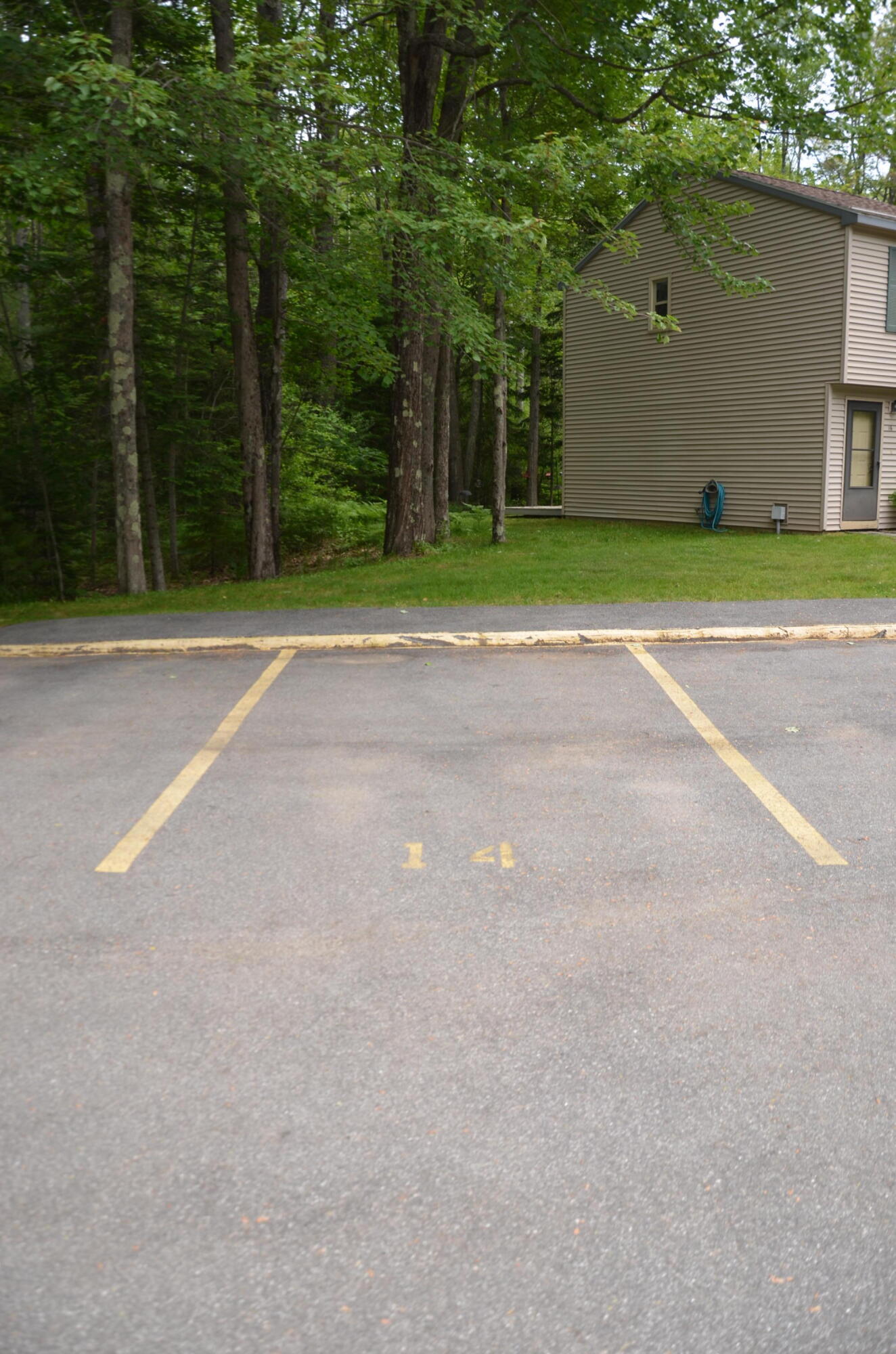14 Oak Dale Drive, 14