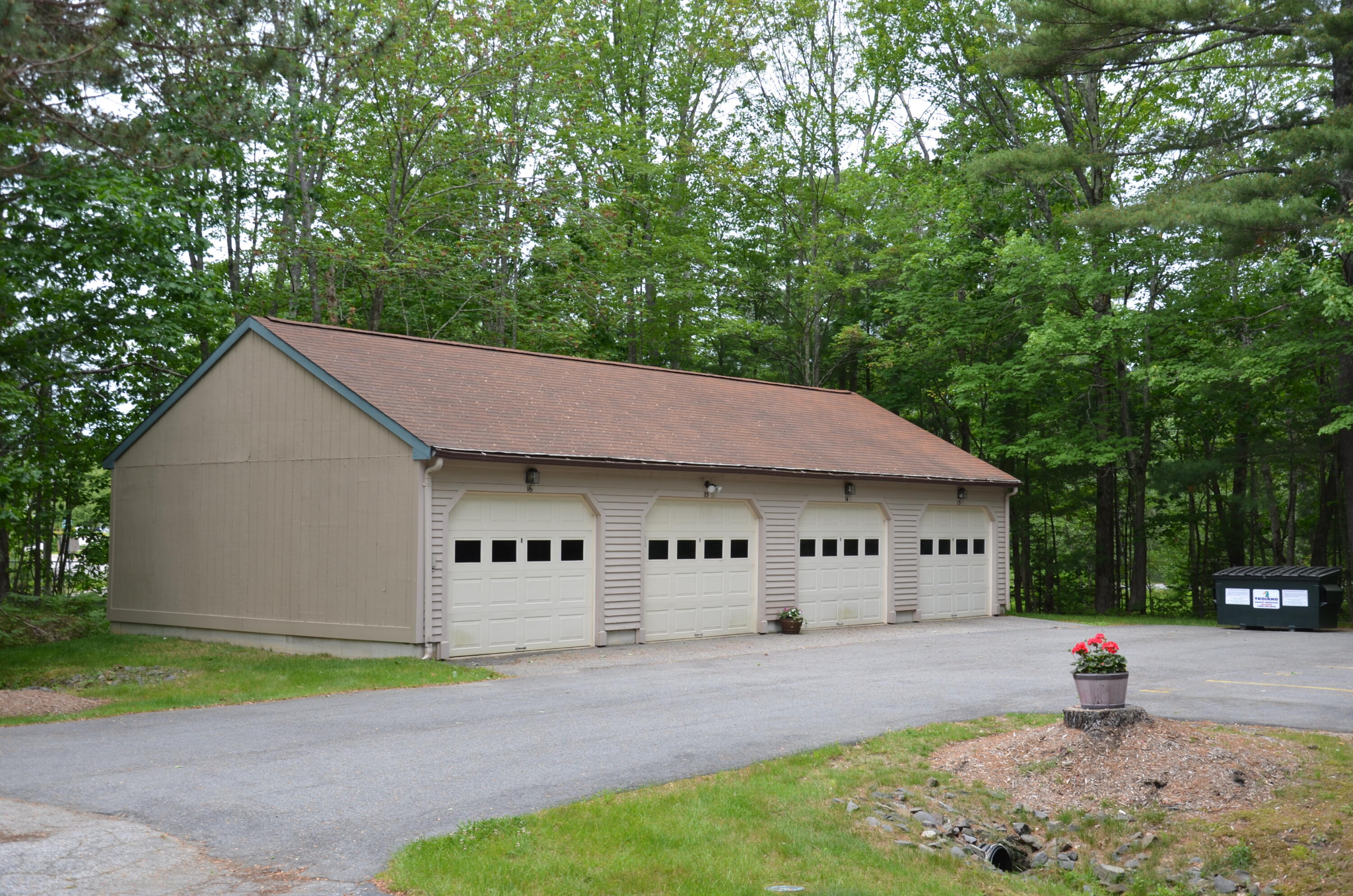 14 Oak Dale Drive, 14