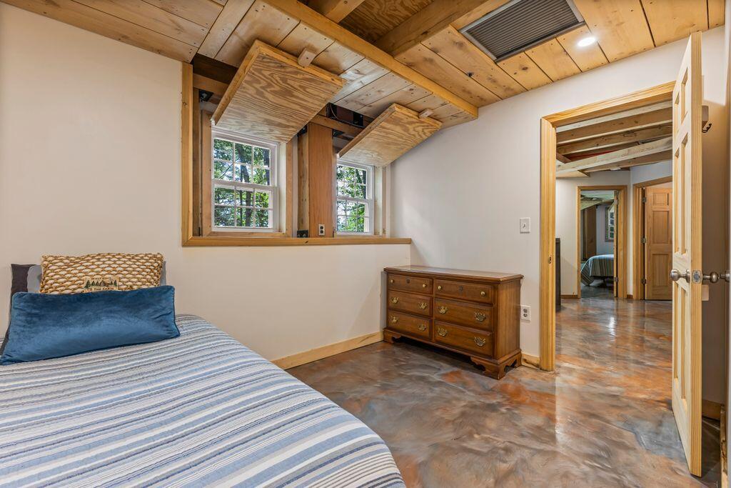 22 Woodpecker Lane