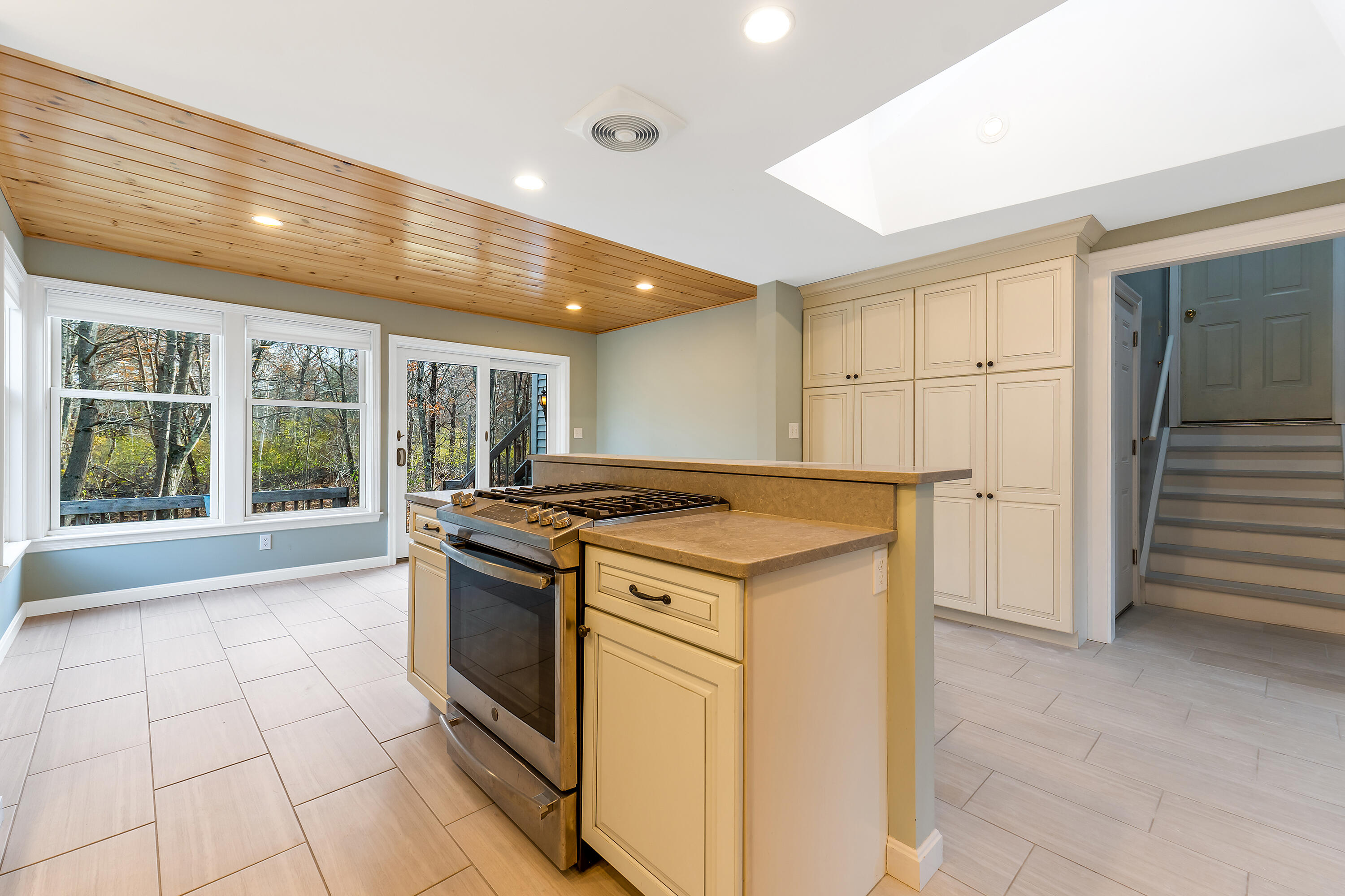 44 Ellen Circle