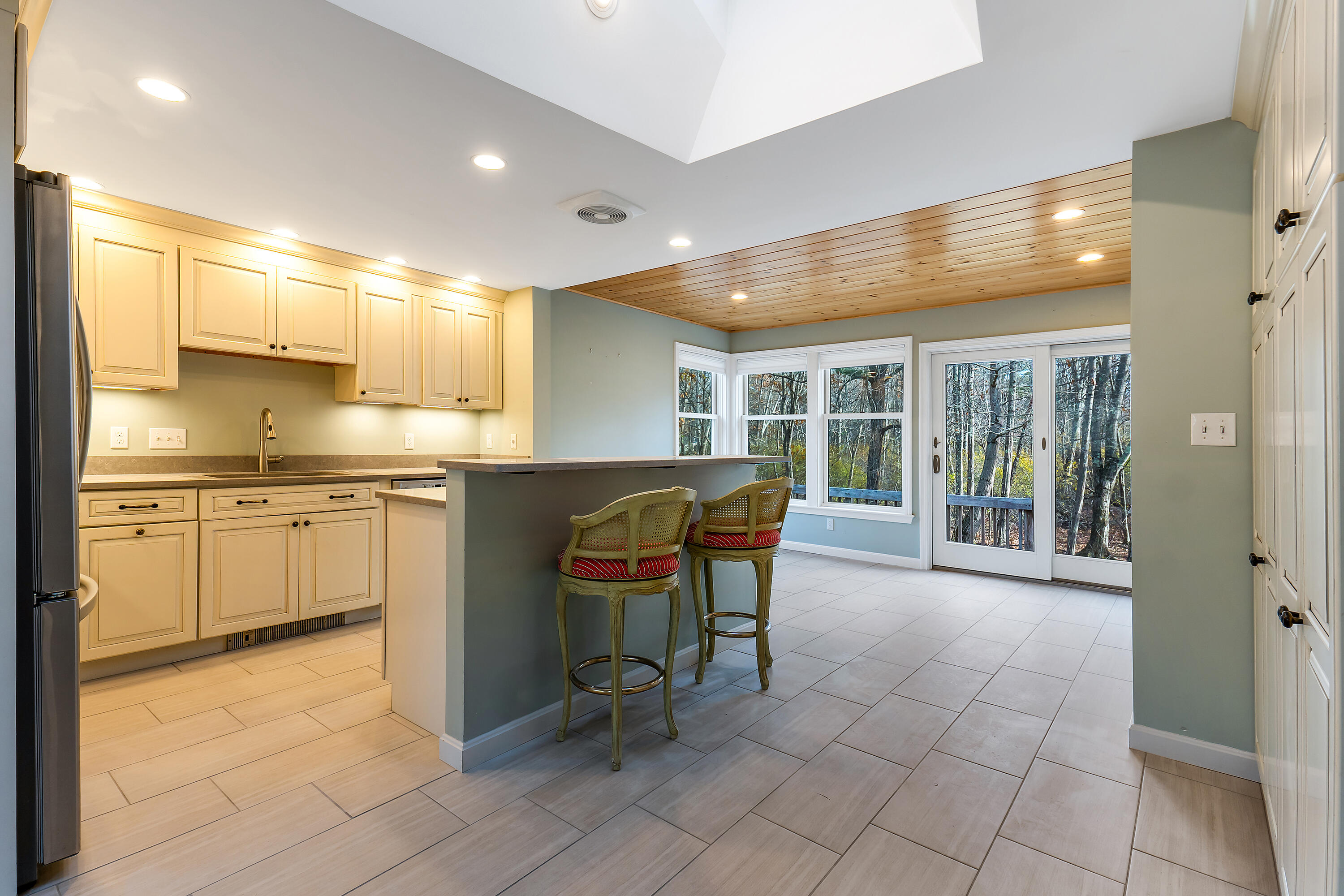 44 Ellen Circle