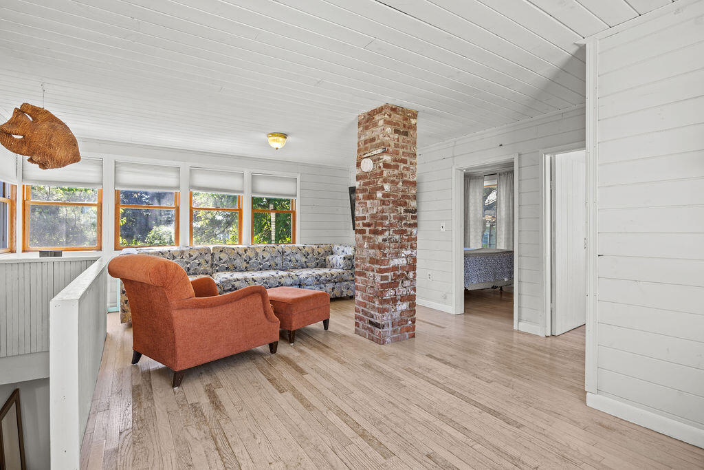3 Surf Avenue