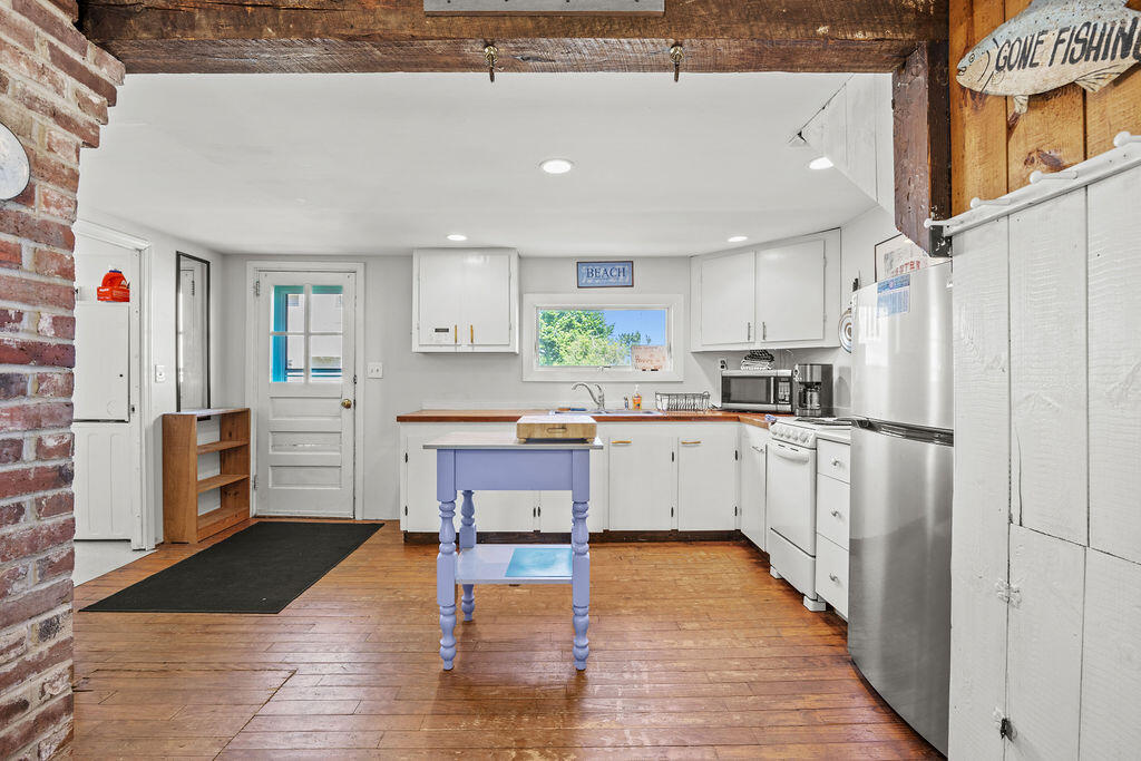 3 Surf Avenue