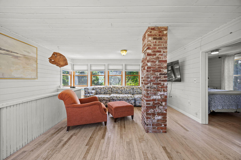 3 Surf Avenue
