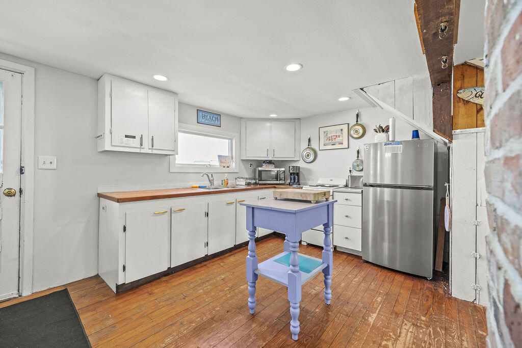 3 Surf Avenue