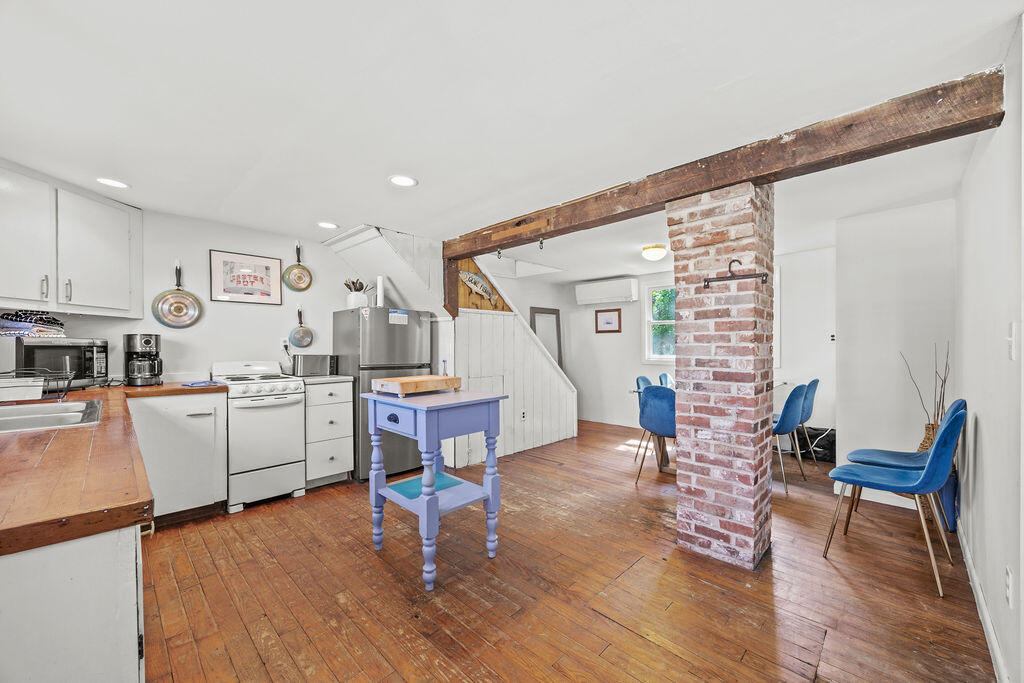 3 Surf Avenue
