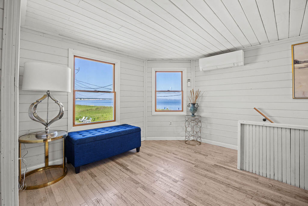 3 Surf Avenue