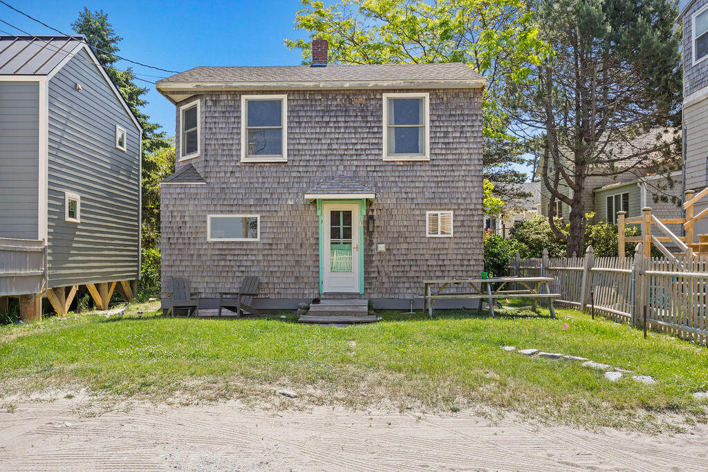 3 Surf Avenue