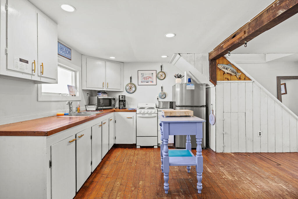 3 Surf Avenue