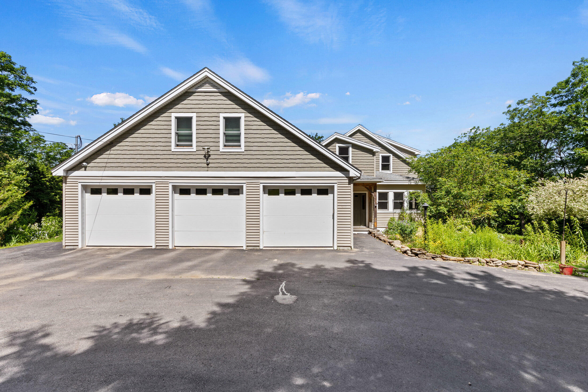 71 TAVERN Hill