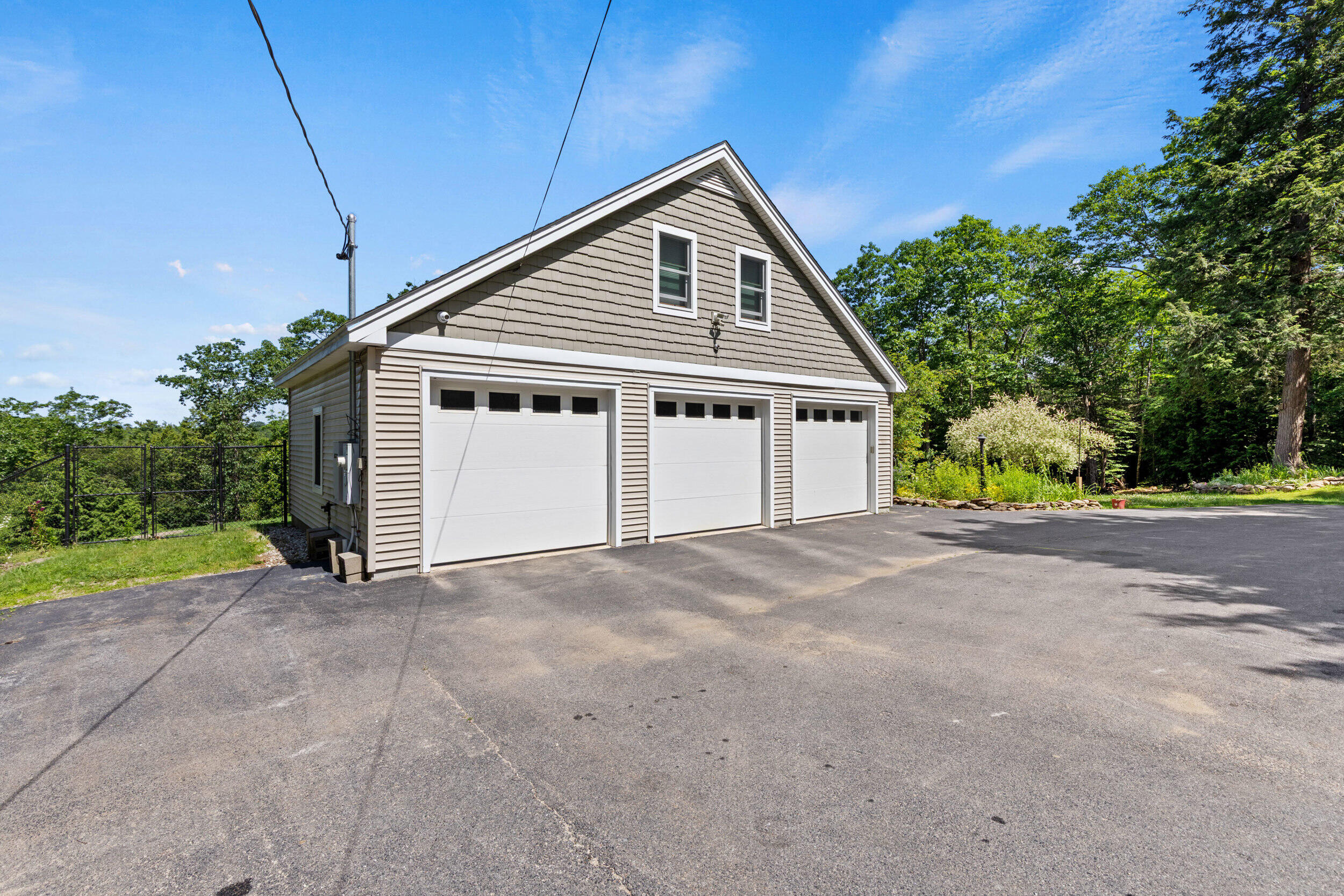 71 TAVERN Hill