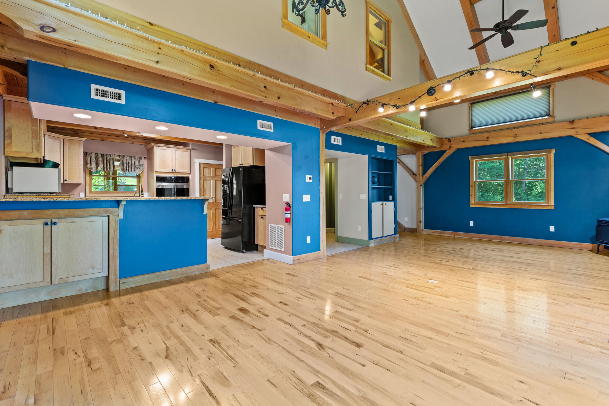 71 TAVERN Hill