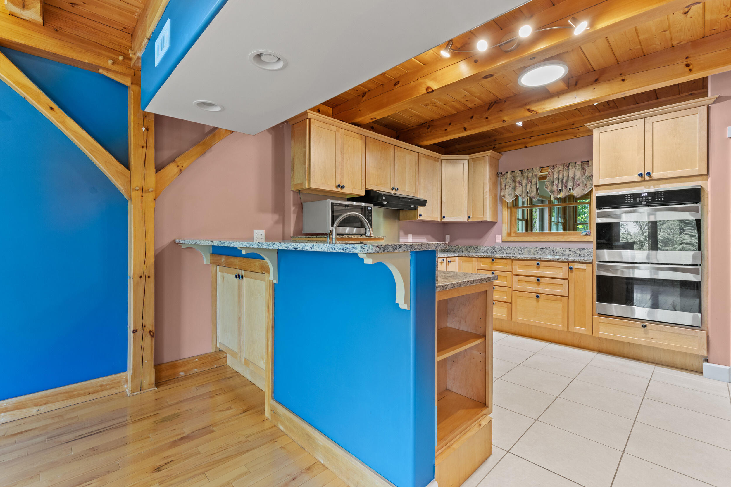 71 TAVERN Hill