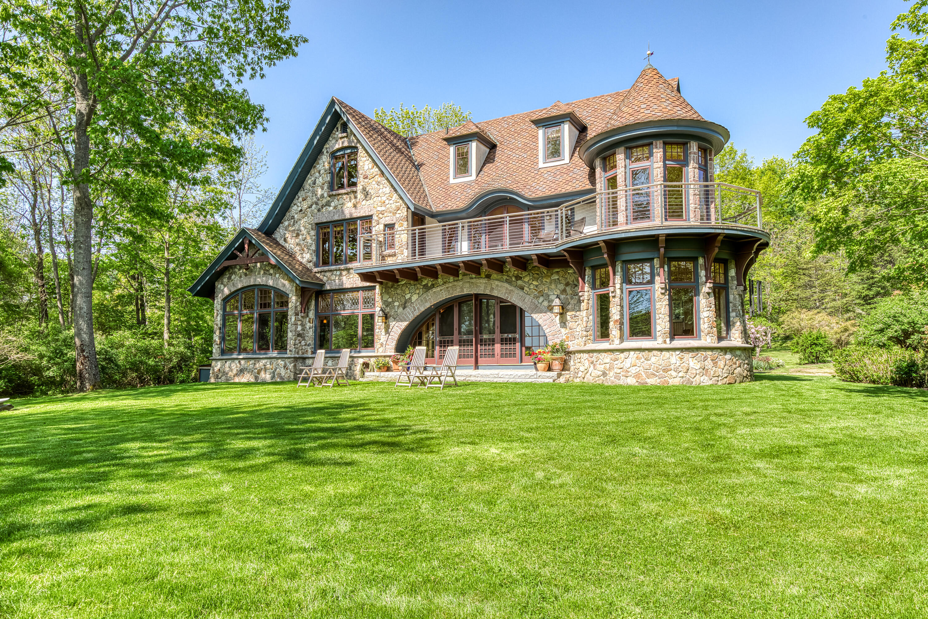 7 Central Landing Road