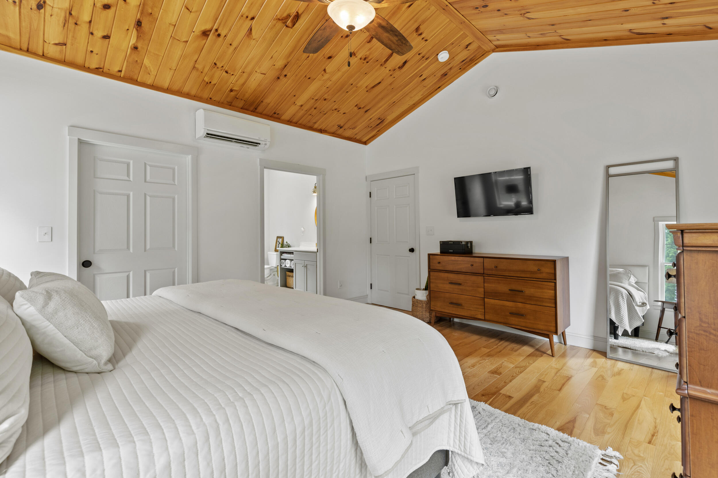 1 Woodford Trail