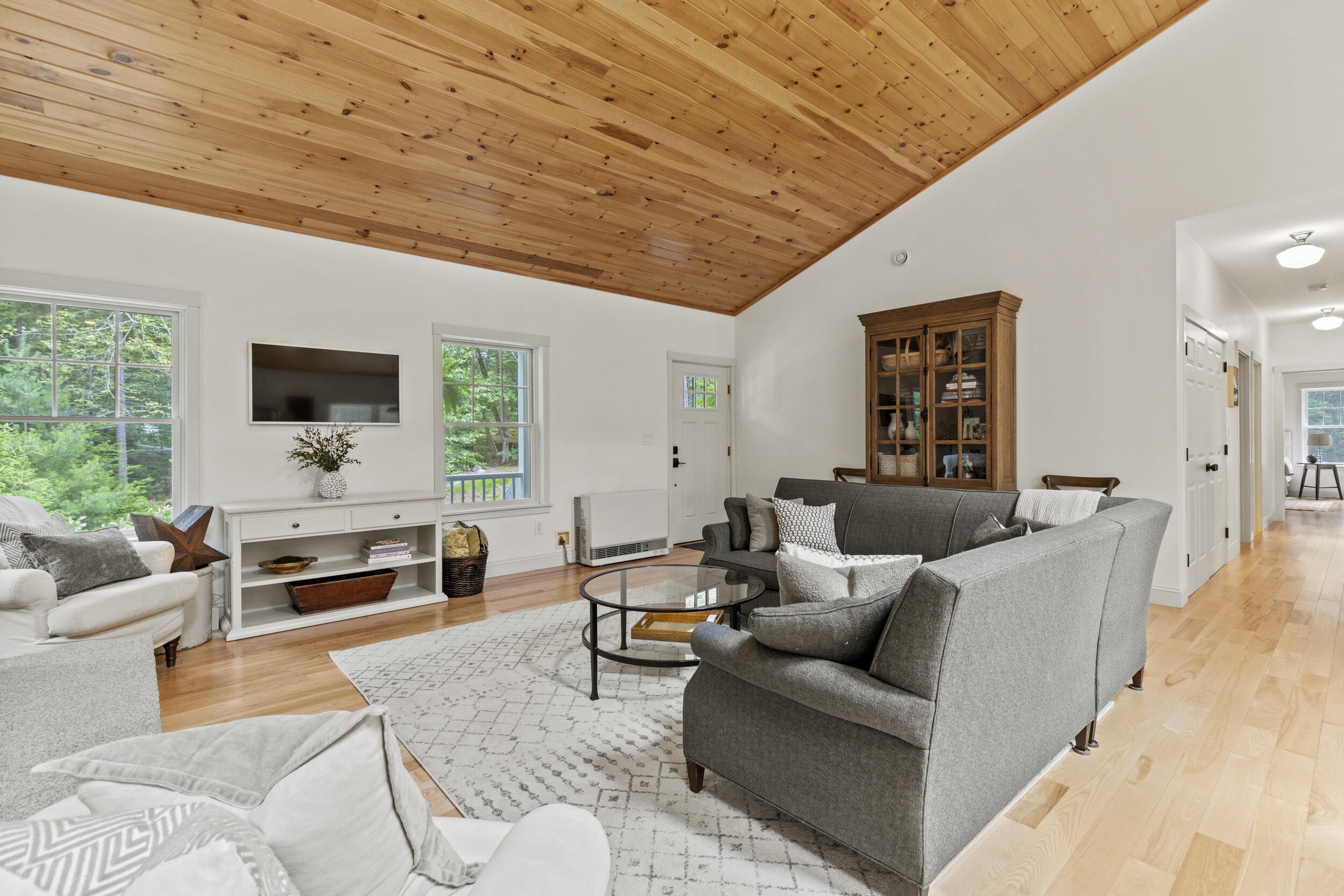 1 Woodford Trail