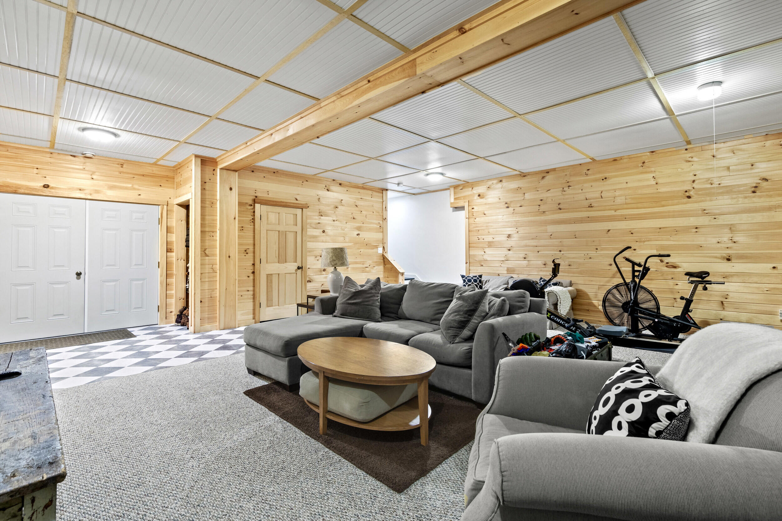 1 Woodford Trail