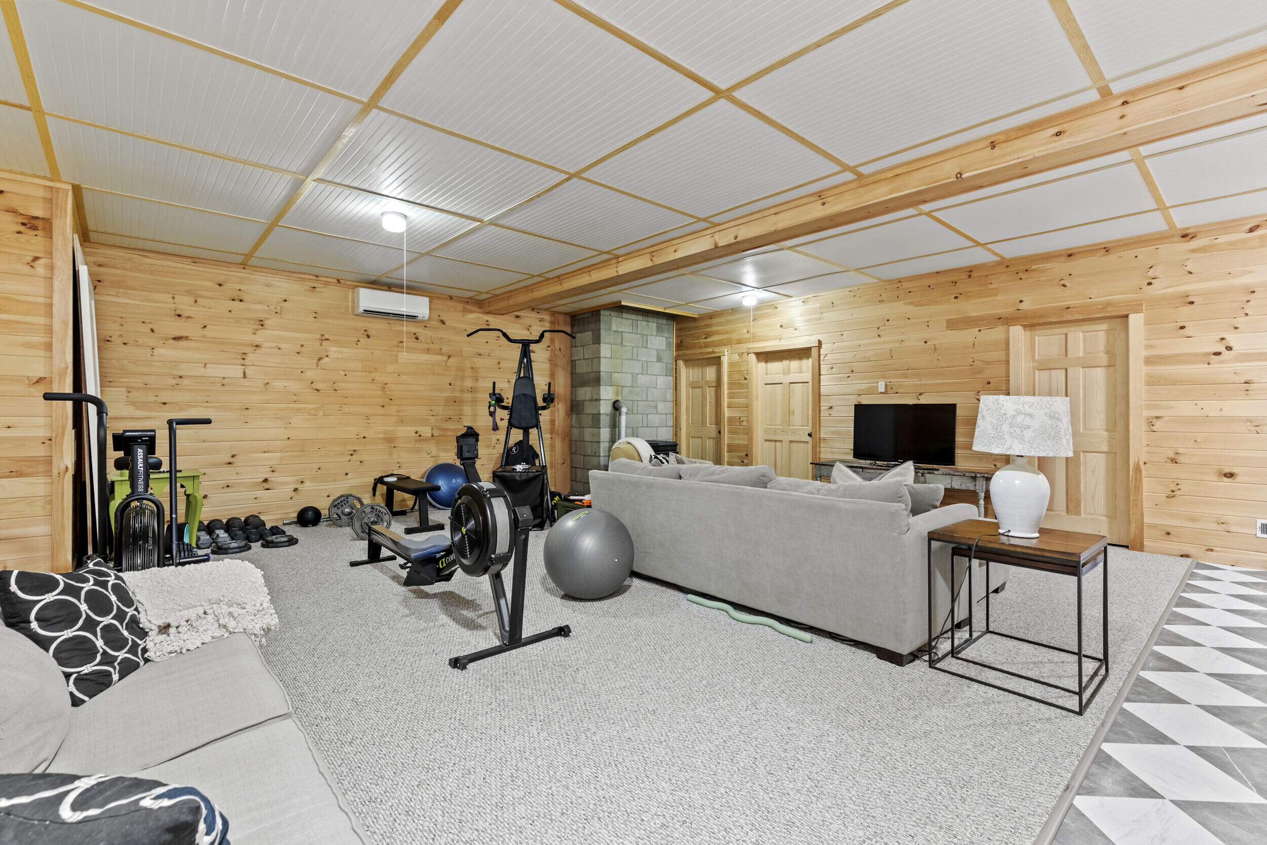 1 Woodford Trail