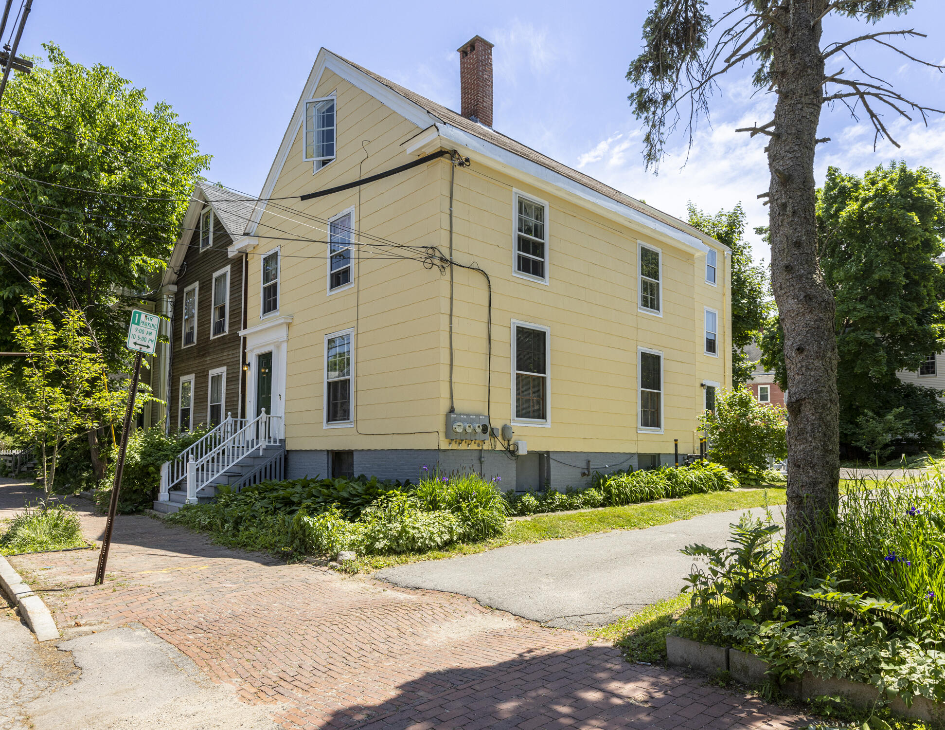 236 Brackett Street