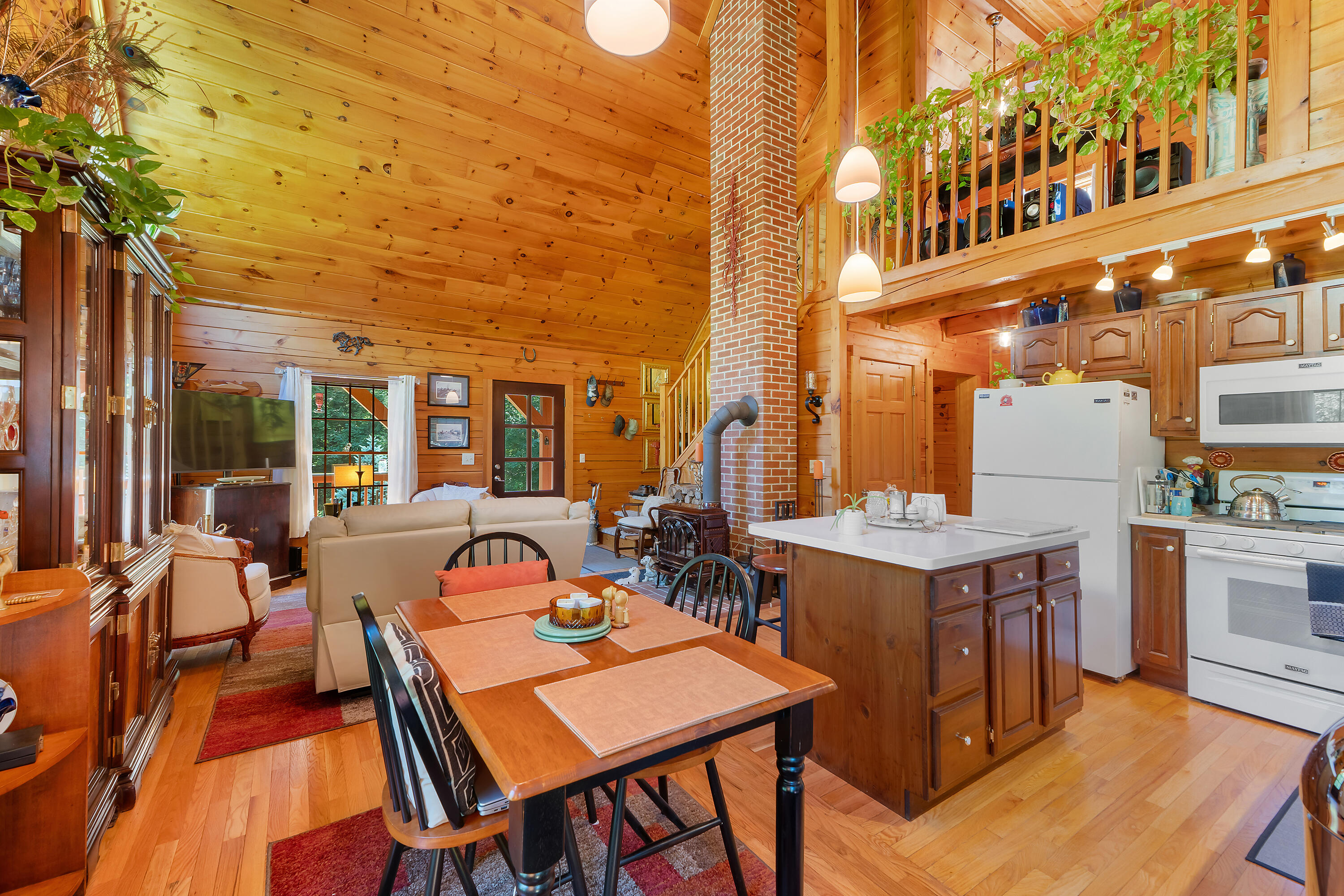 704 River Road