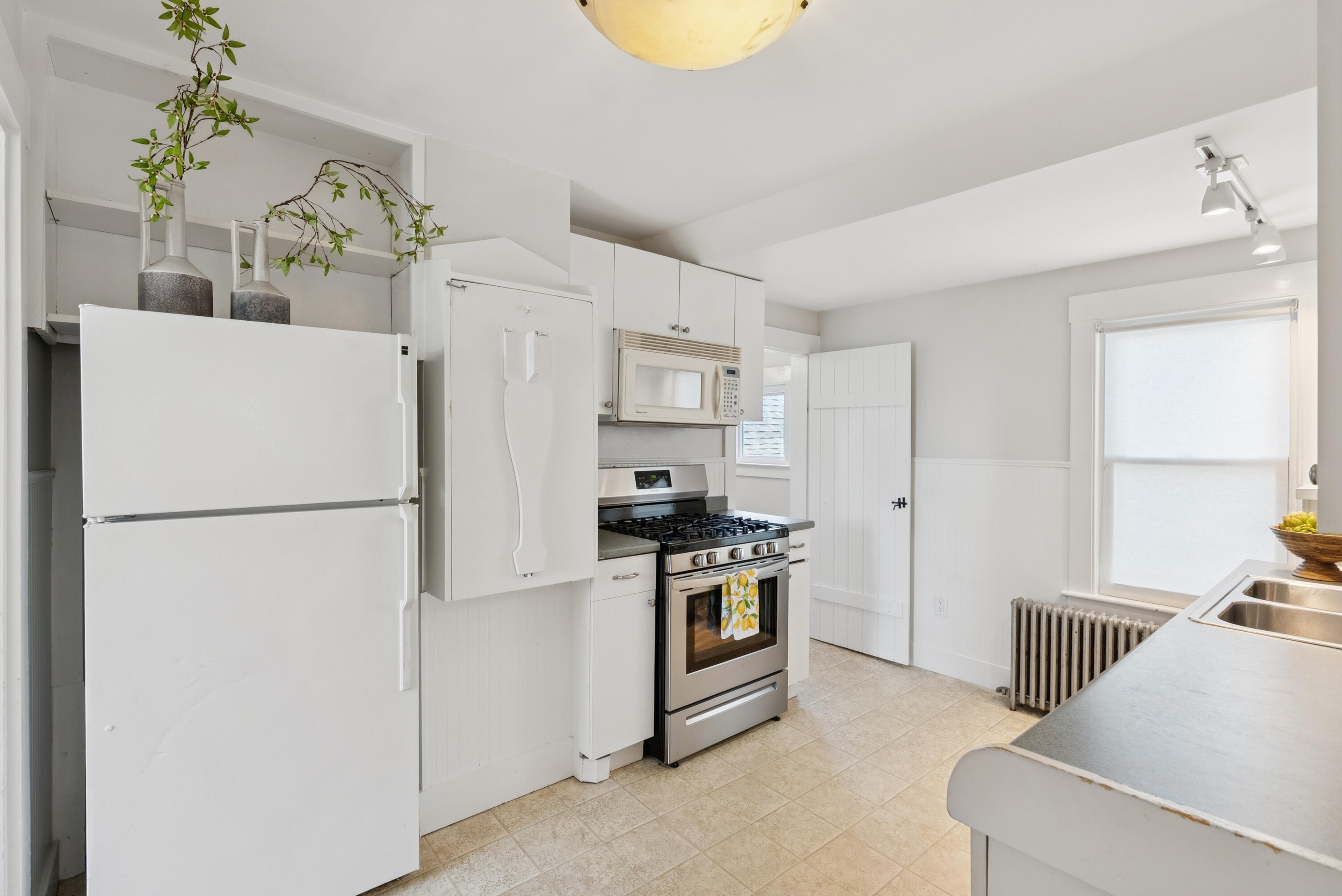 236-240 Concord Street W