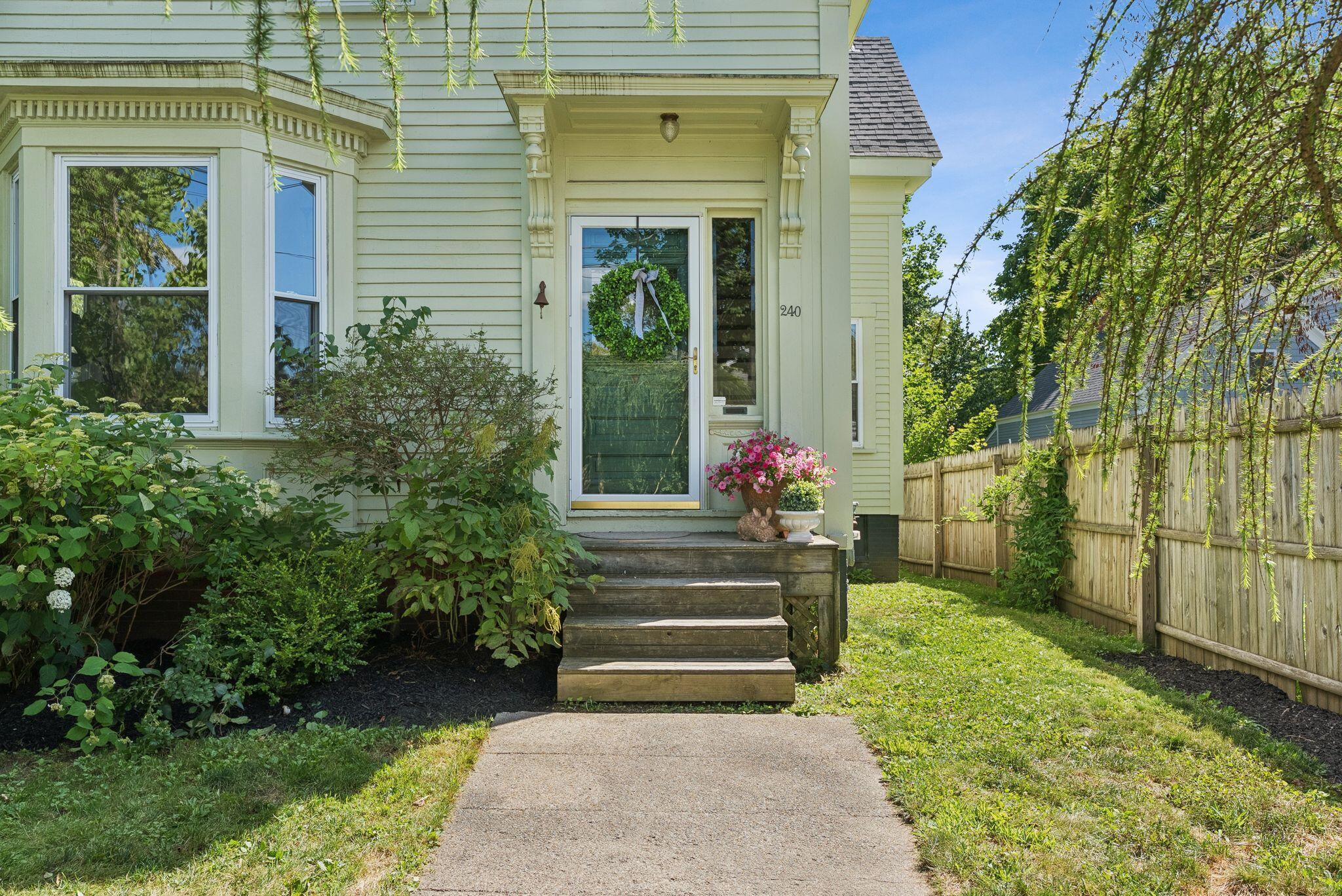 236-240 Concord Street W