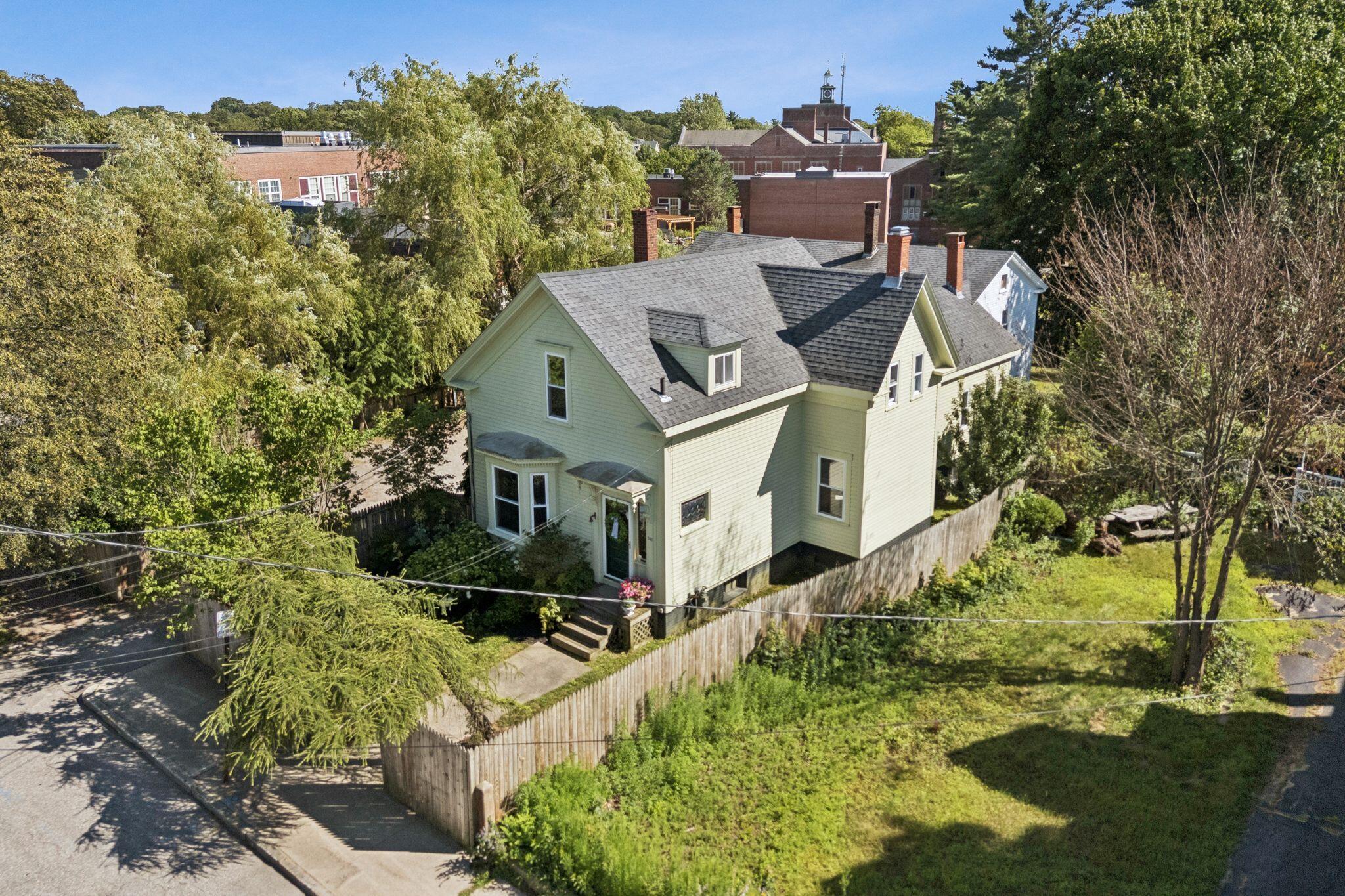 236-240 Concord Street W